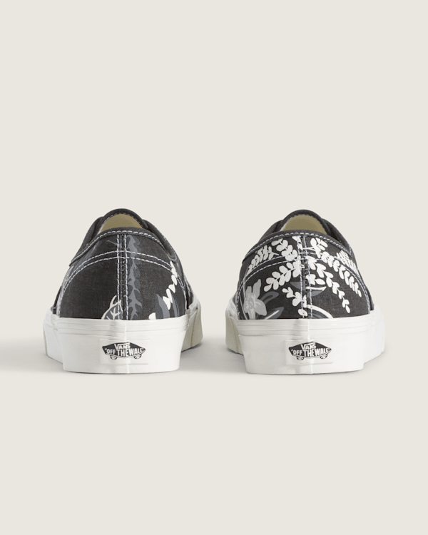 Authentic Shoe in Black / White | Vans
