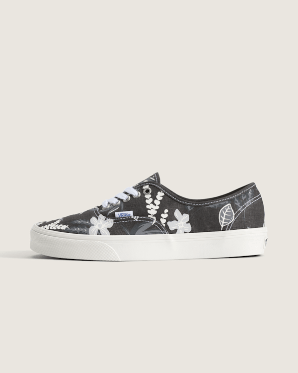 Authentic Shoe in Black / White | Vans
