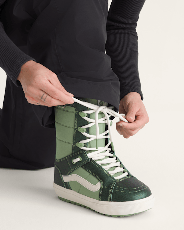 Womens Hi-Standard Pro Snowboard Boot | Vans US