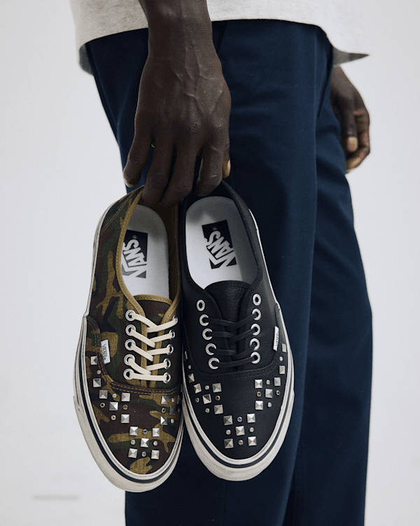 Premium Authentic Shoe in Black | Vans