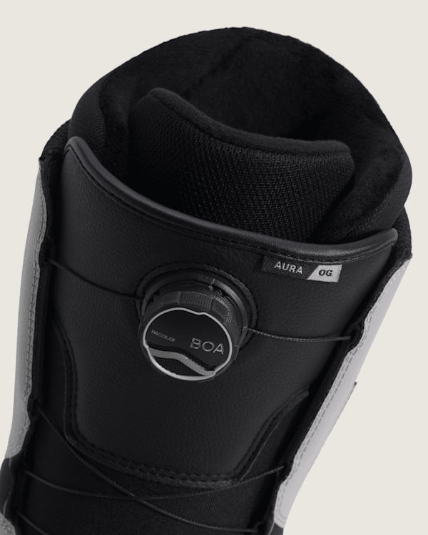 Aura OG Snowboard Boot | Vans US