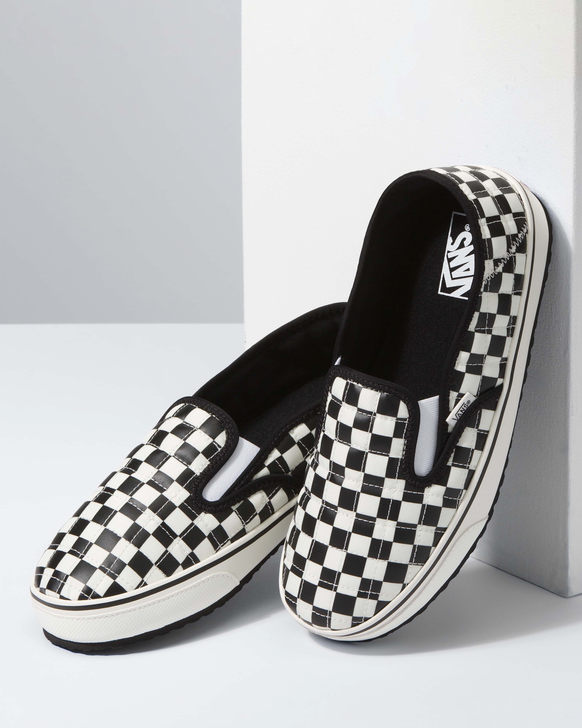 SlipEr 2 Checkerboard Shoe VANS Black  Classic White ALT2