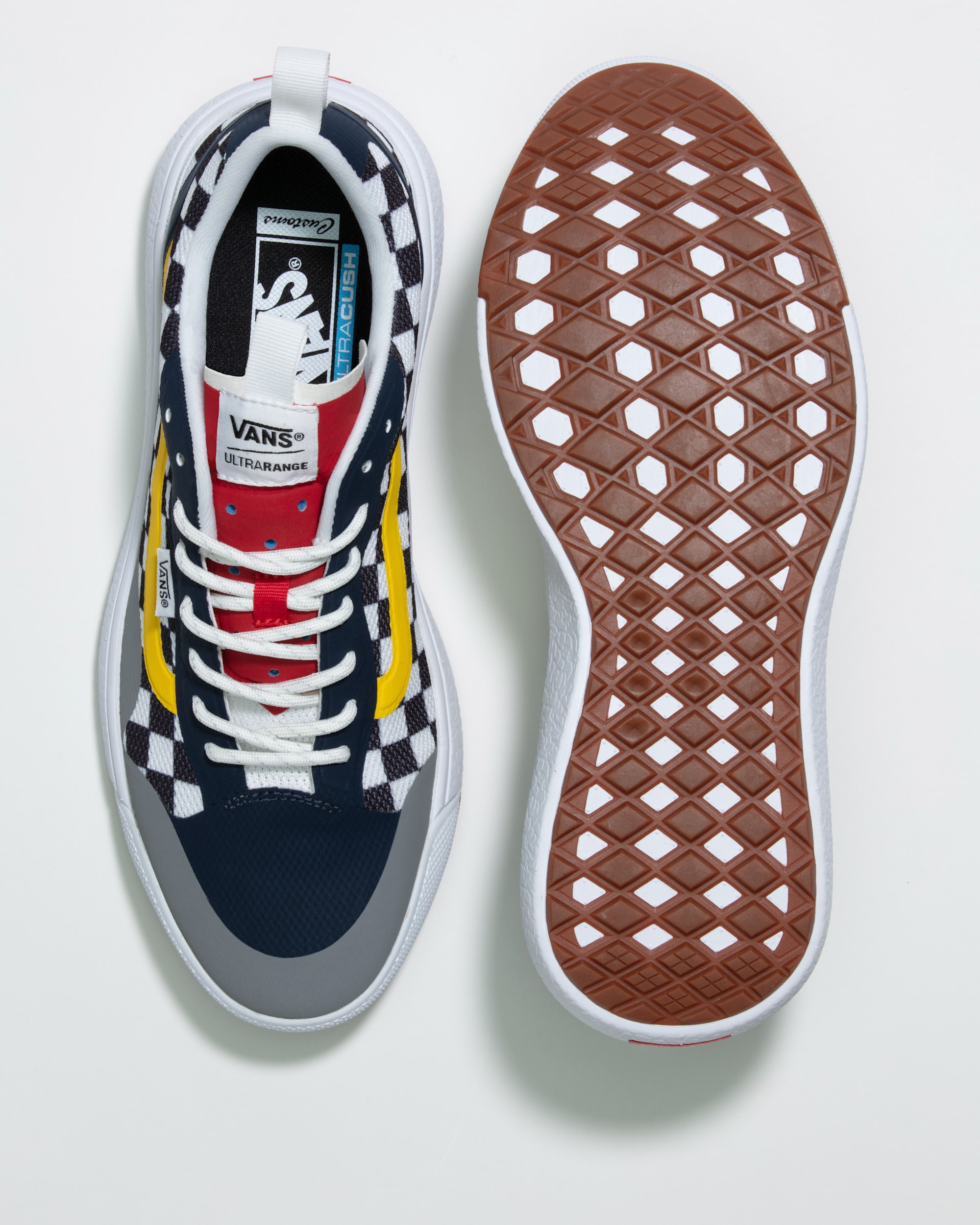 Customs UltraRange EXO Checkerboard Shoe VANS Black  White ALT2