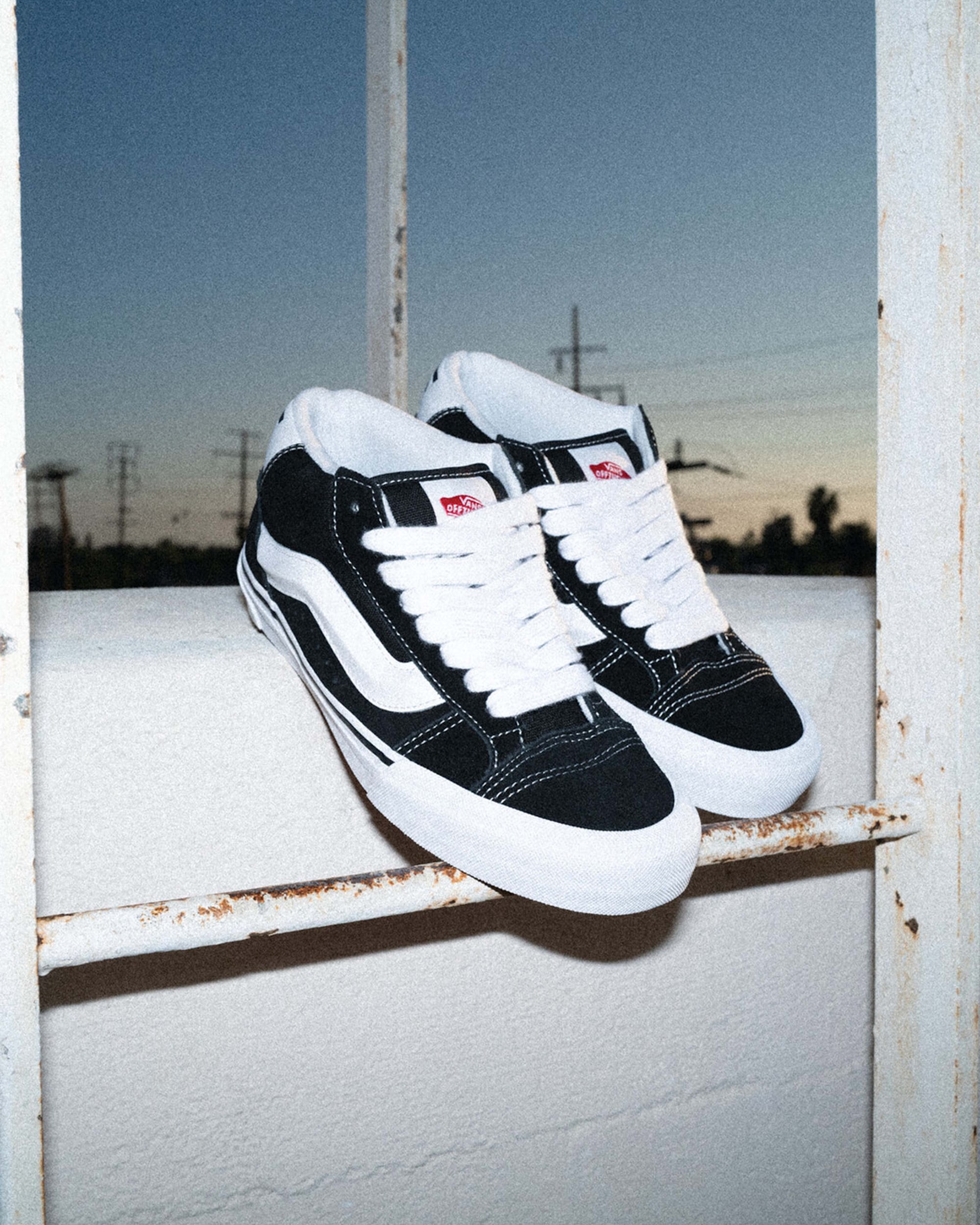 Knu Mid Shoe in Black / True White | Vans