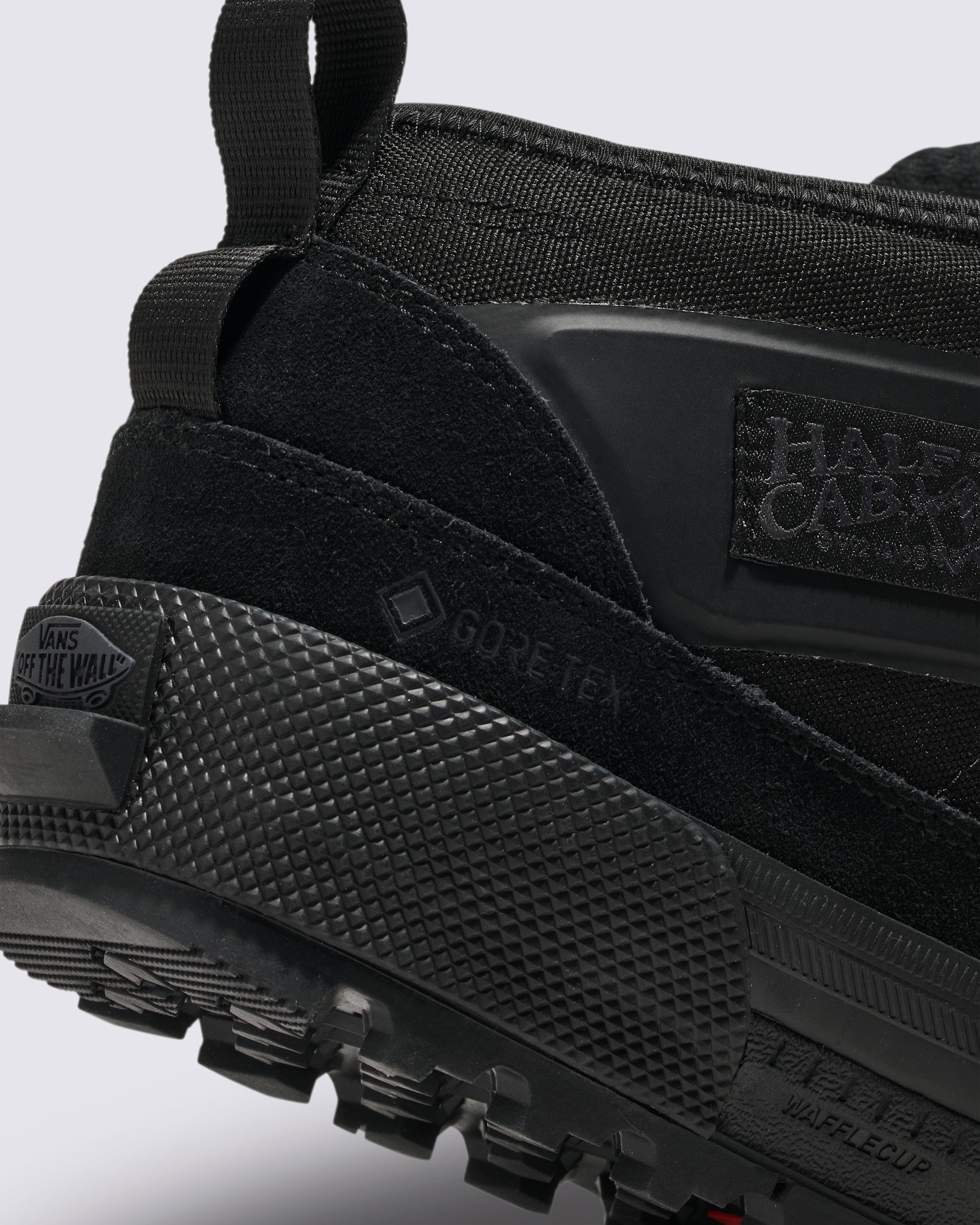 Half Cab GORE-TEX Insulated Shoe en Black | Vans CA