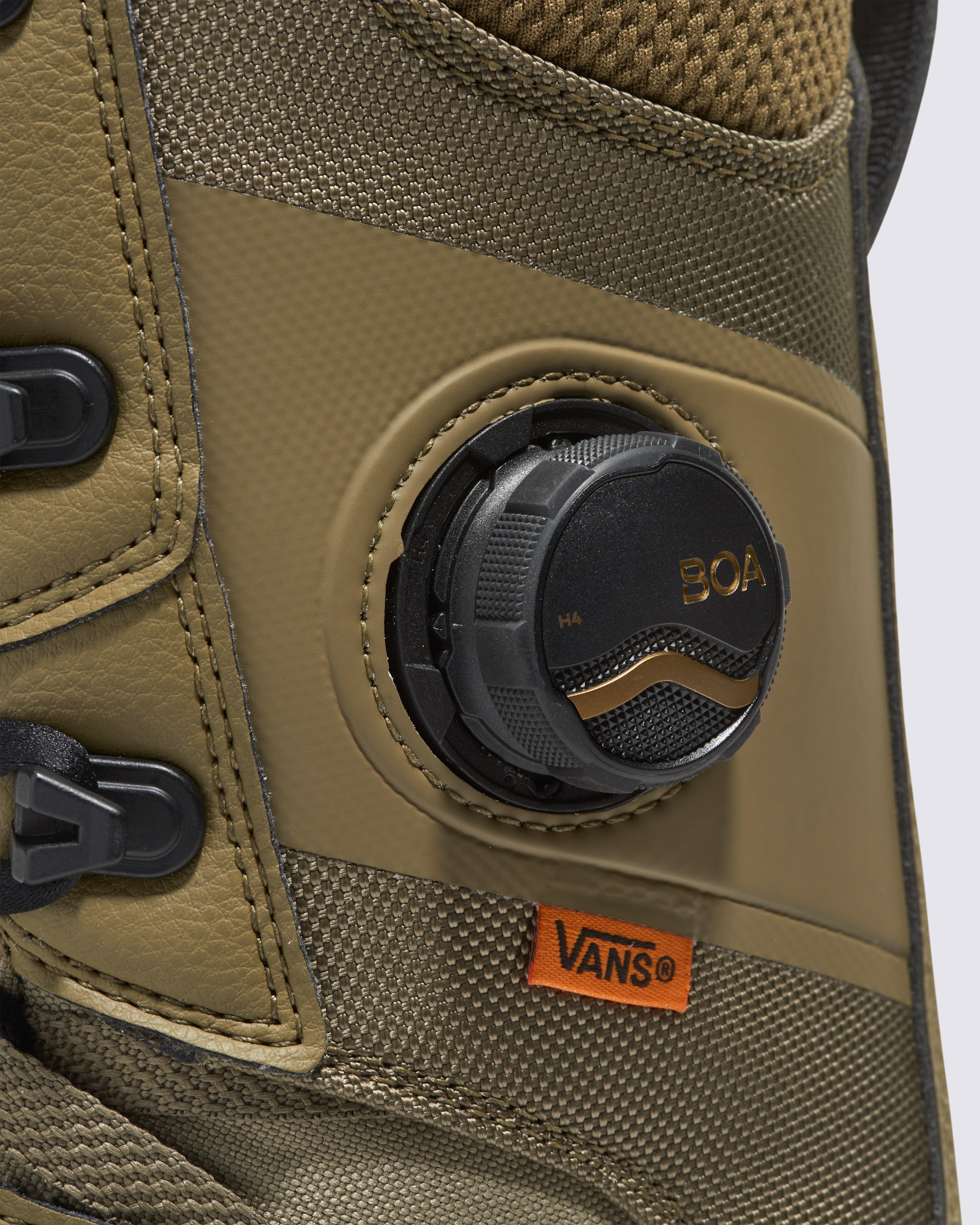 Invado Pro Snowboard Boot in Olive Brown / Black | Vans