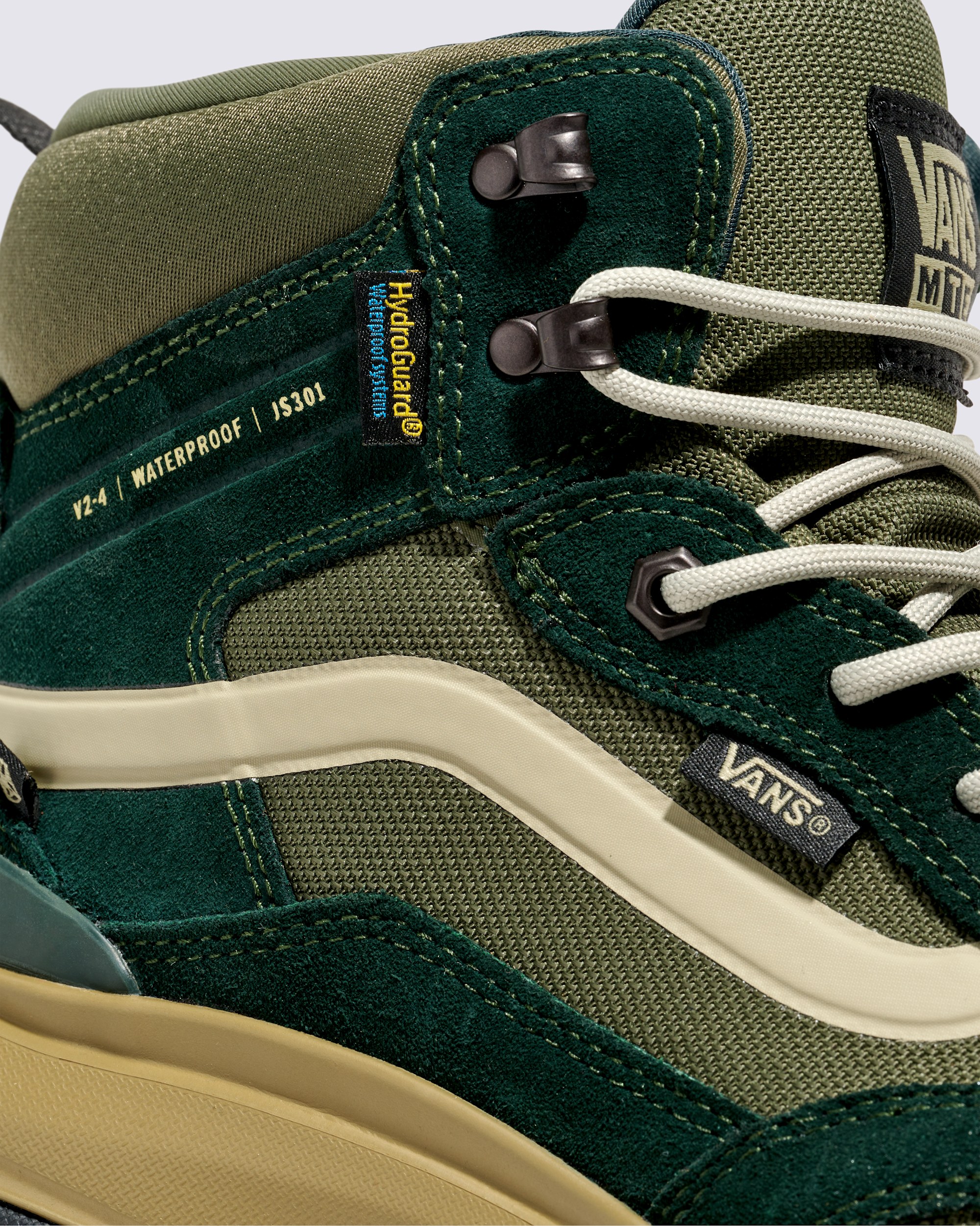 Crestline Waterproof Shoe VANS Green  Black ALT7