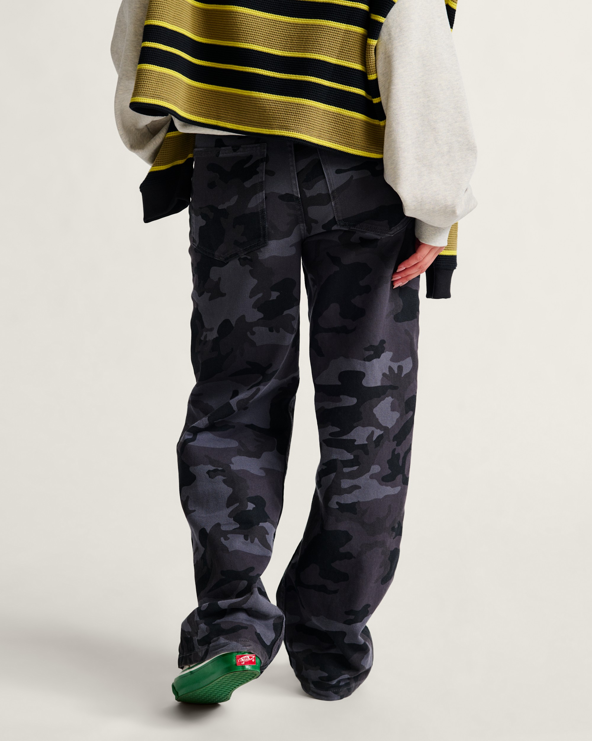 Sirelle 5 Pocket Denim Puddle Pants VANS Camo Black  Grey ALT2