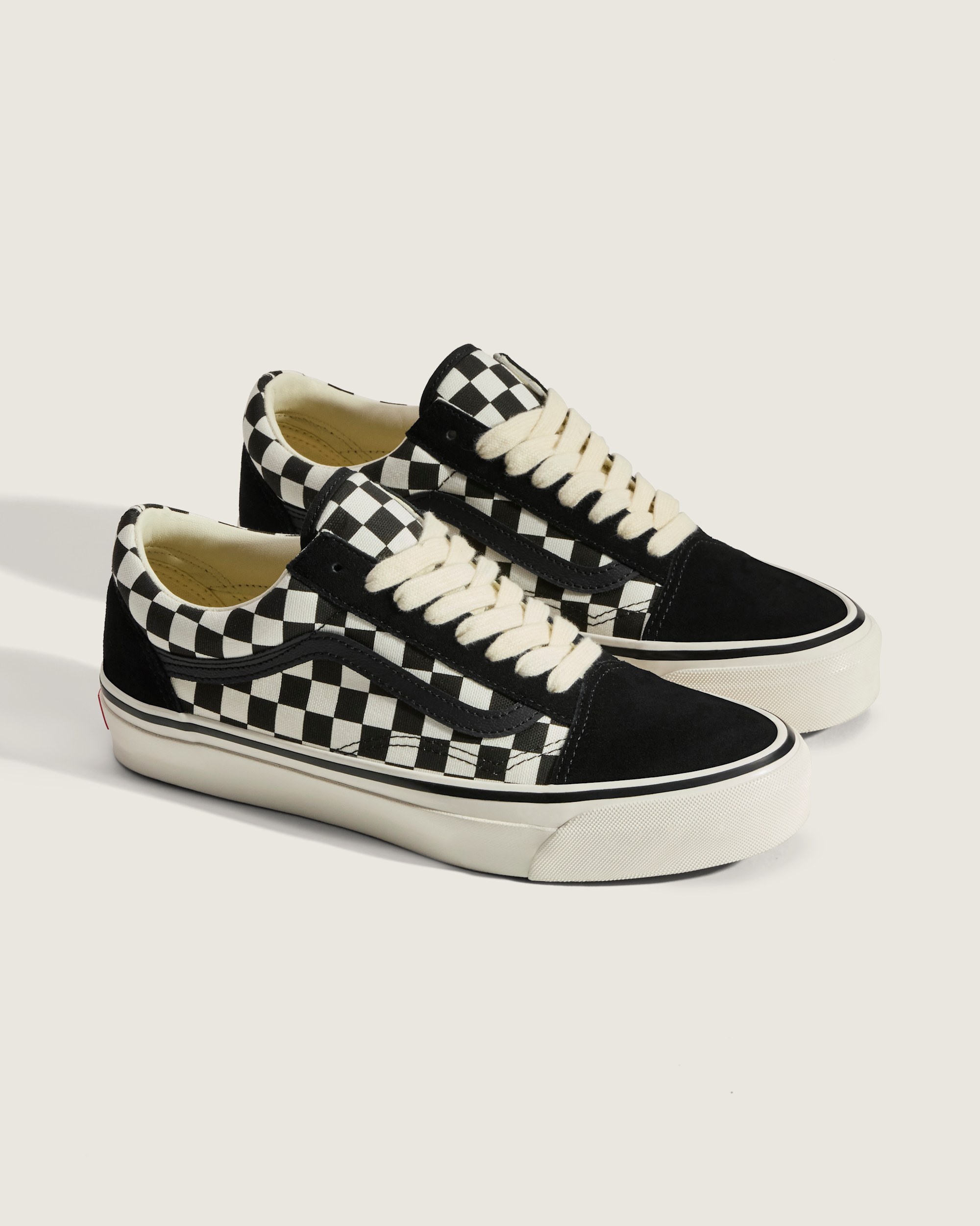 Premium Old Skool Checkerboard Shoe VANS Black  White ALT4