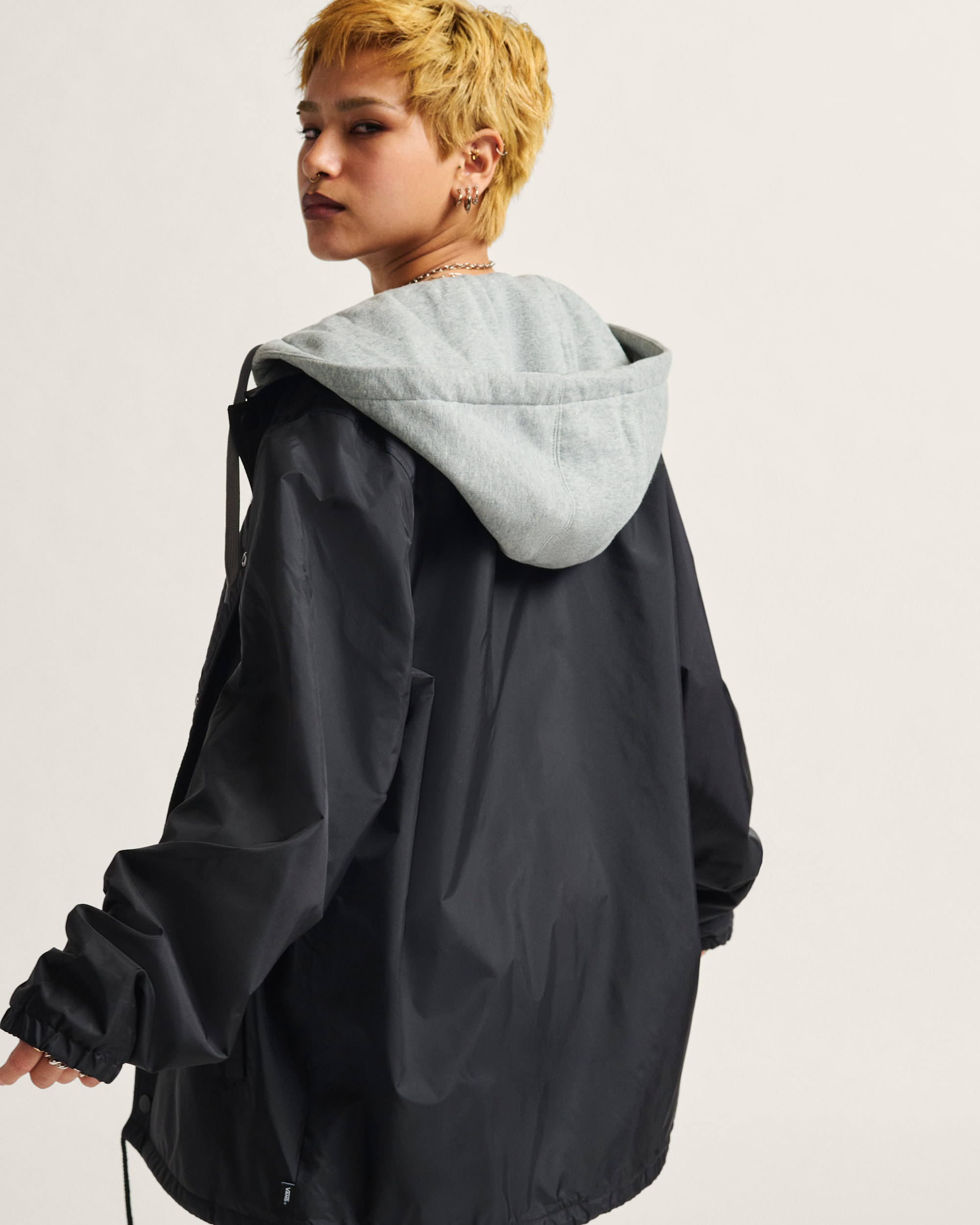 Riley Coaches Jacket VANS Black ALT2