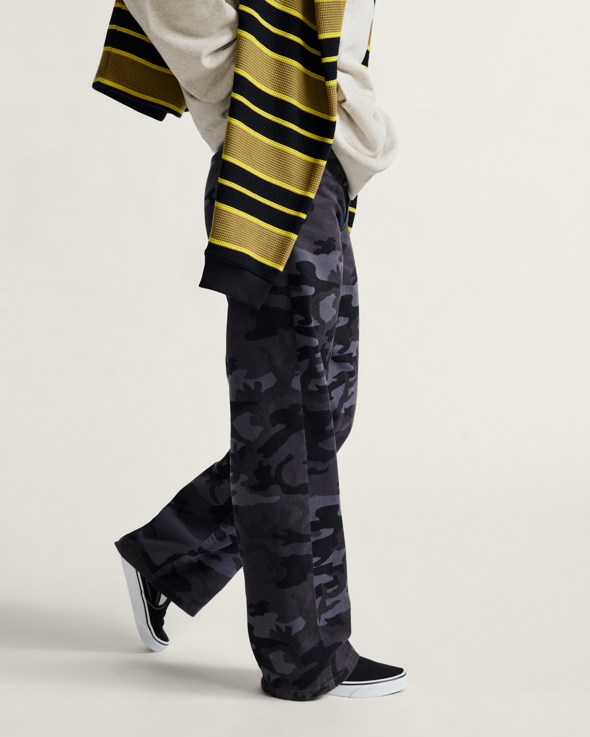 Sirelle 5 Pocket Denim Puddle Pants VANS Camo Black  Grey ALT3