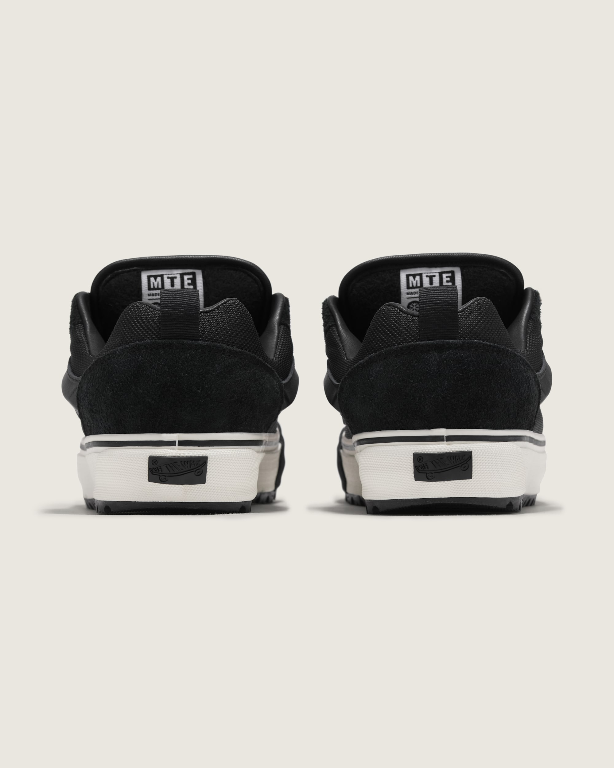 Premium Knu Skool Shoe VANS Ballistic Black ALT3