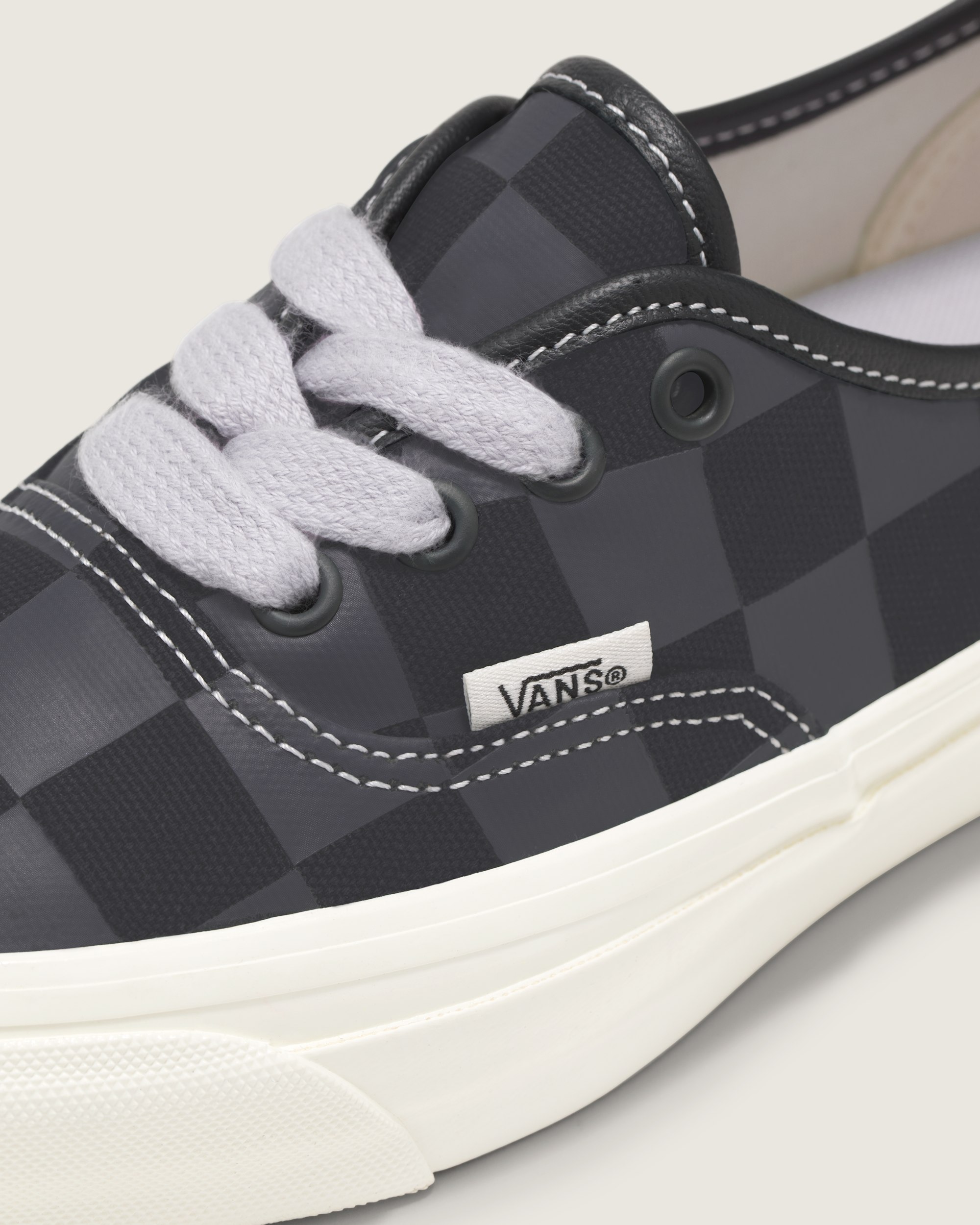 Premium Authentic Checkerboard Shoe VANS Black ALT5