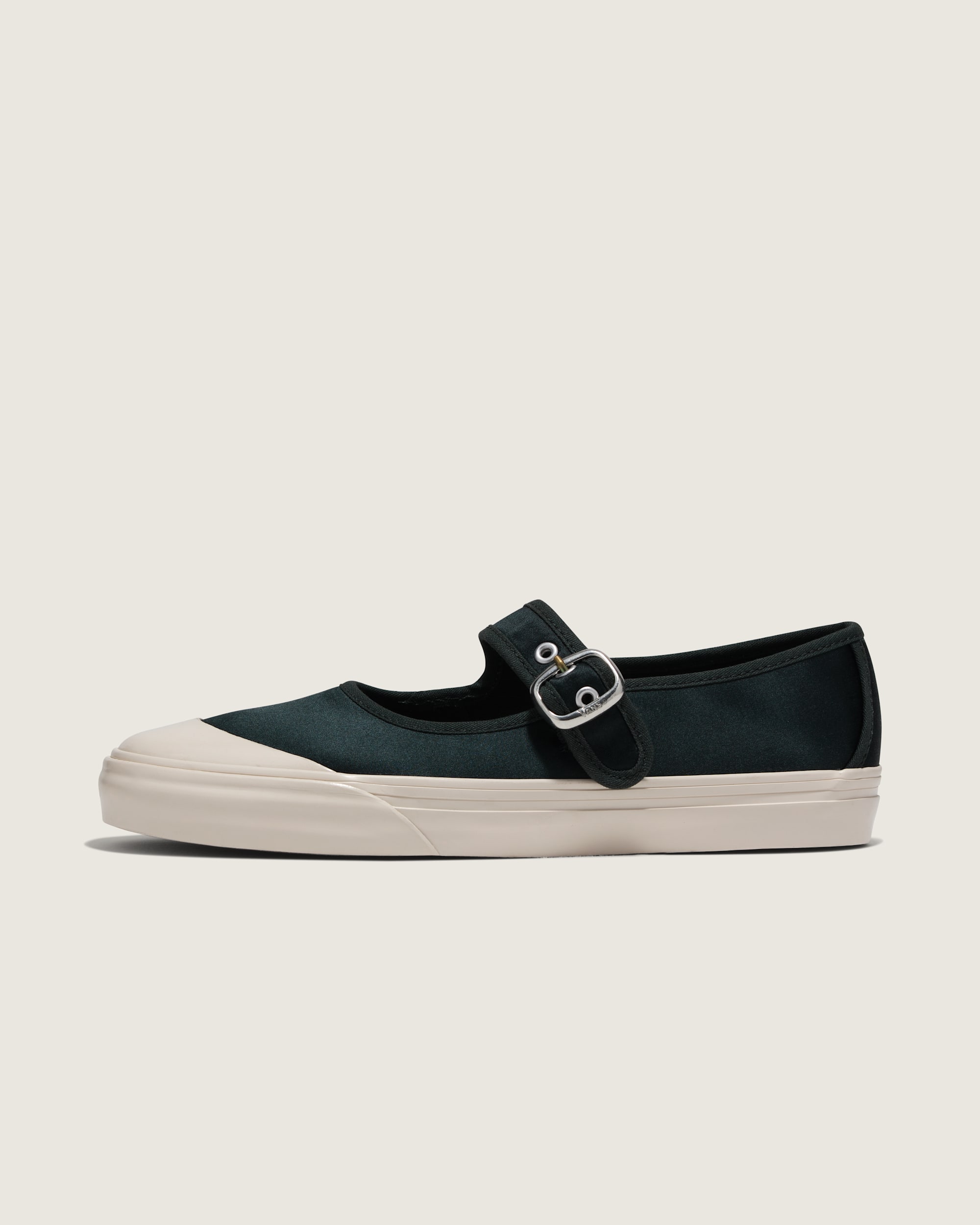 Premium Mary Jane Lowpro Shoe VANS Jet Set Black HERO