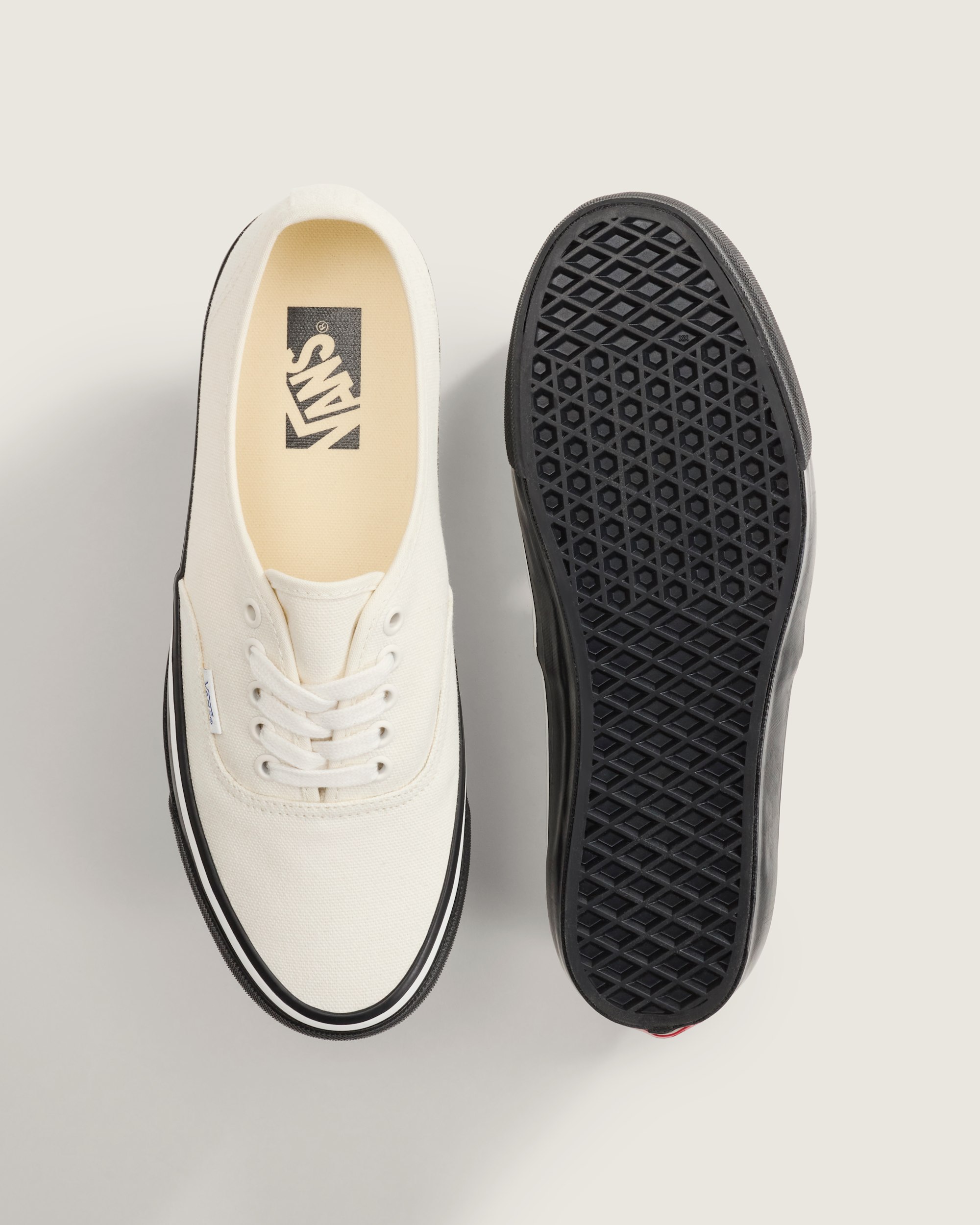 Premium Authentic Duck Canvas Shoe VANS White  Black ALT3