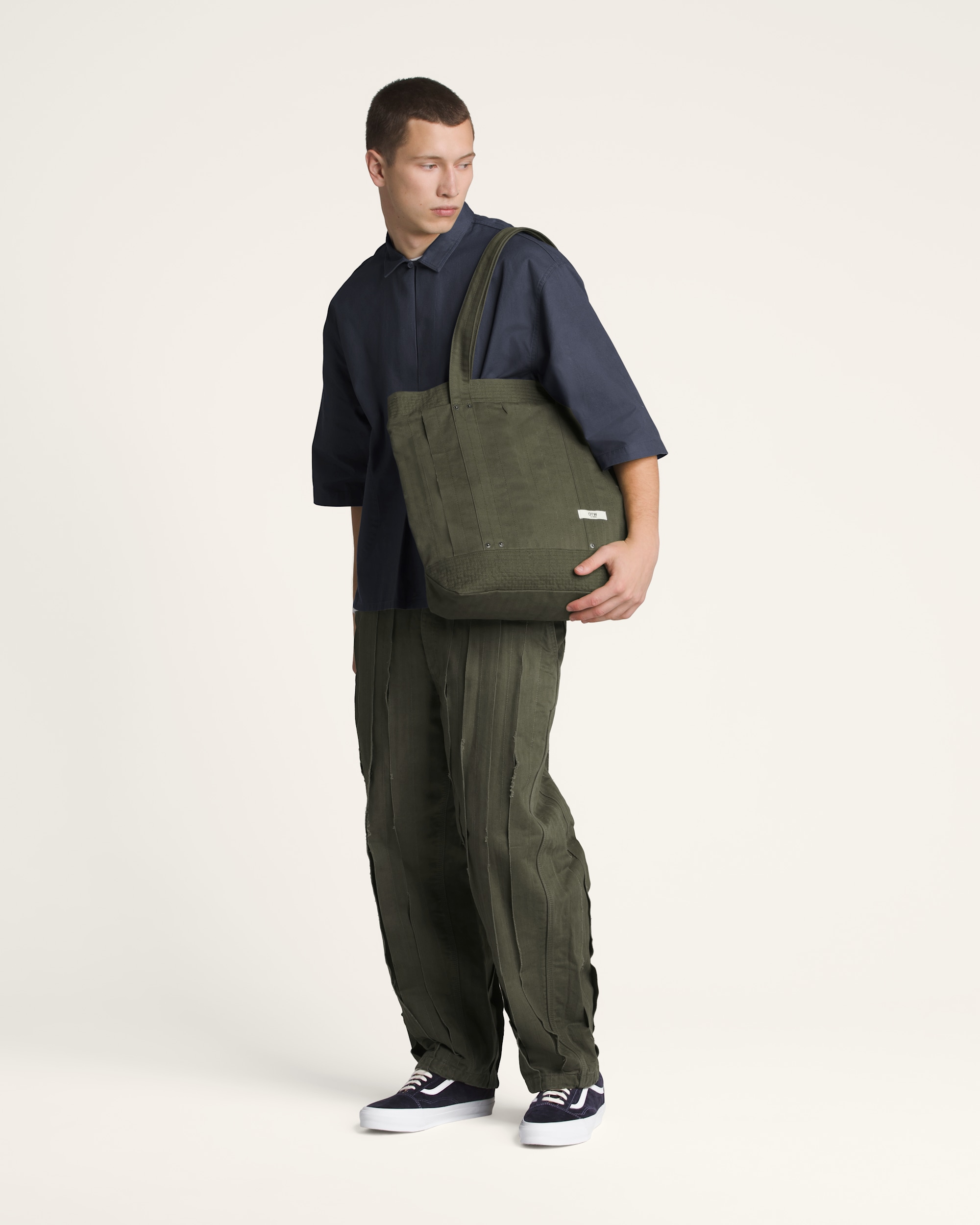 OTW Courtyard Tote VANS Grape Leaf Green ALT3