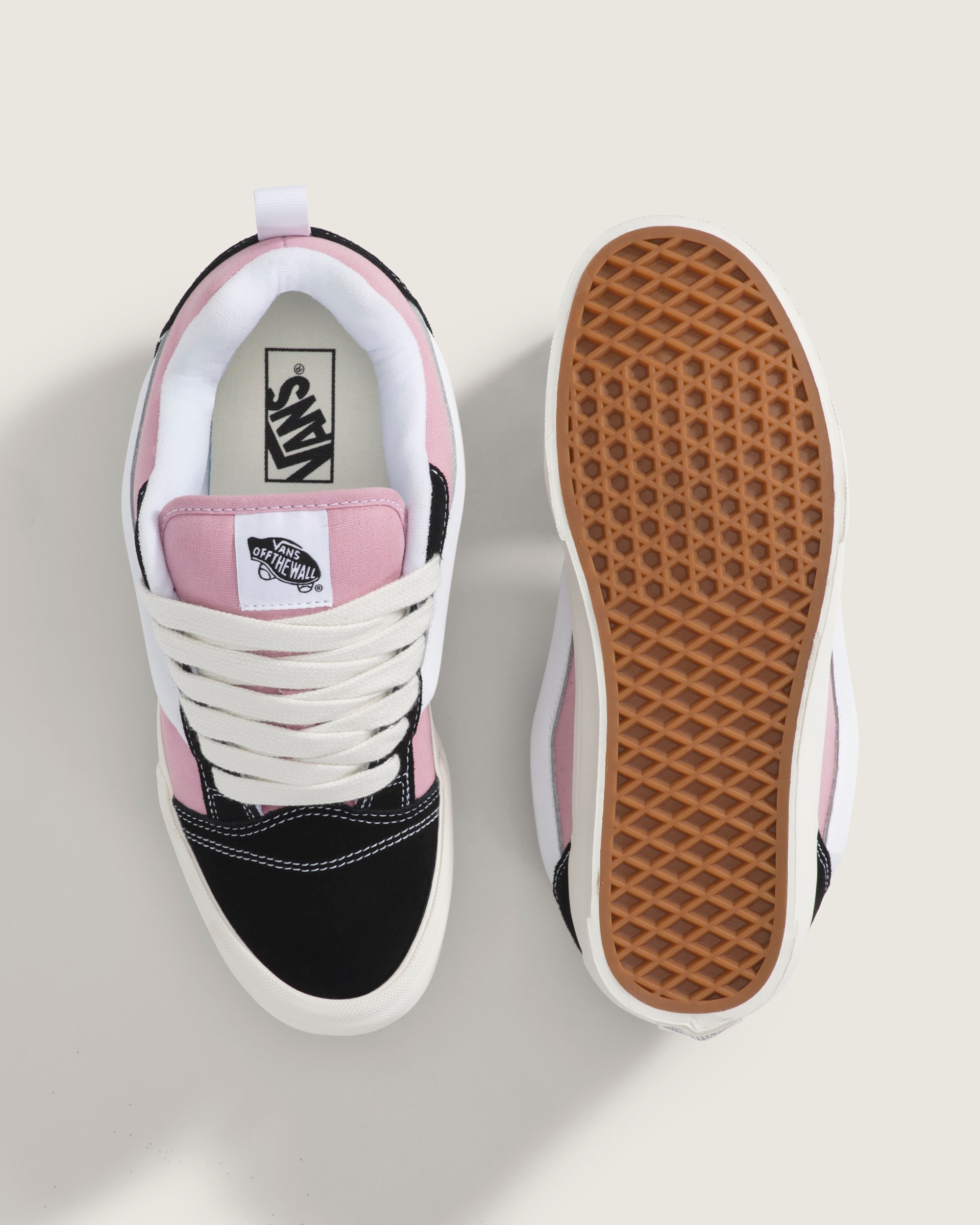 Knu Skool Shoe VANS Black  Pink ALT2