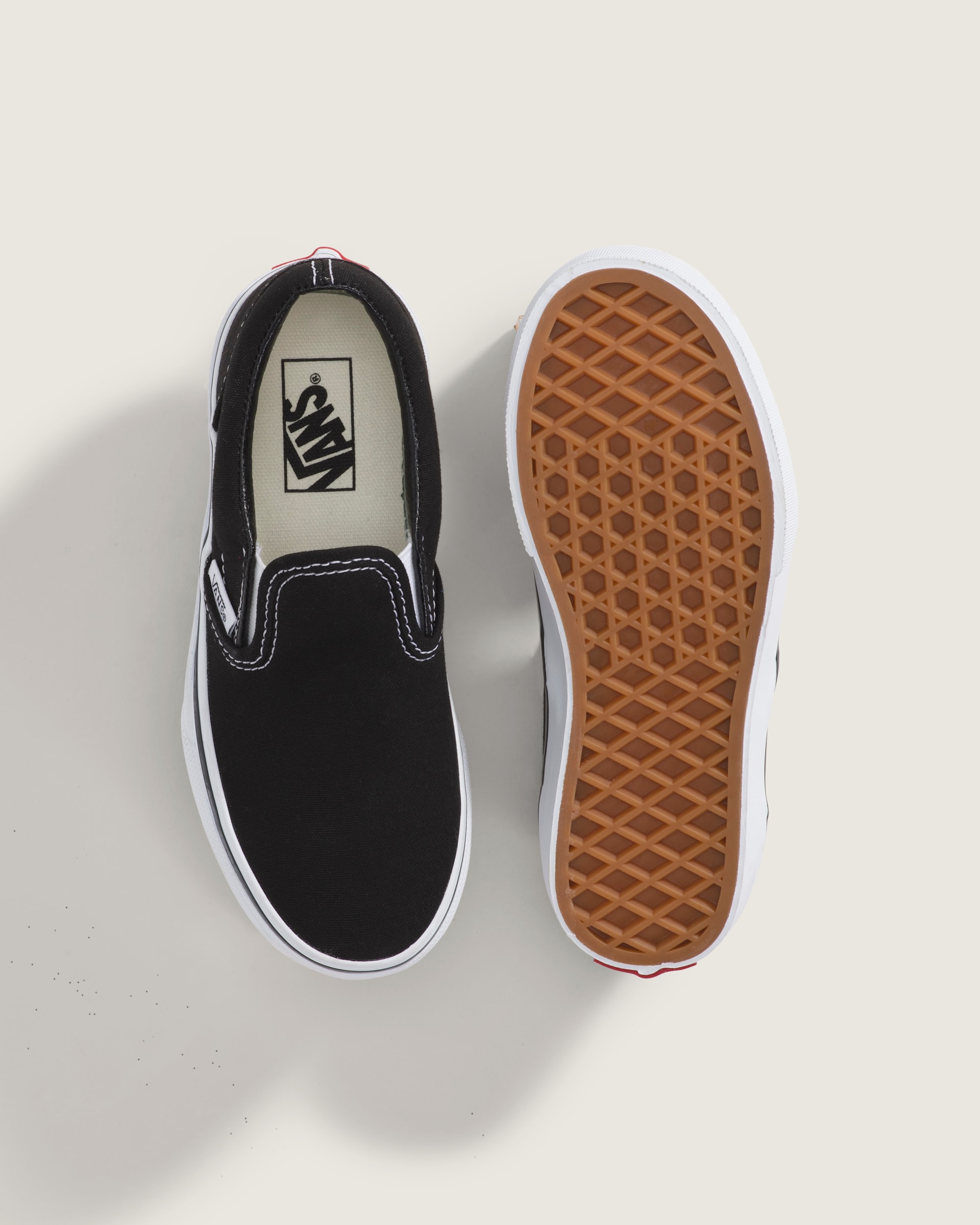 Little Kids Classic SlipOn Shoe VANS Black  True White ALT2