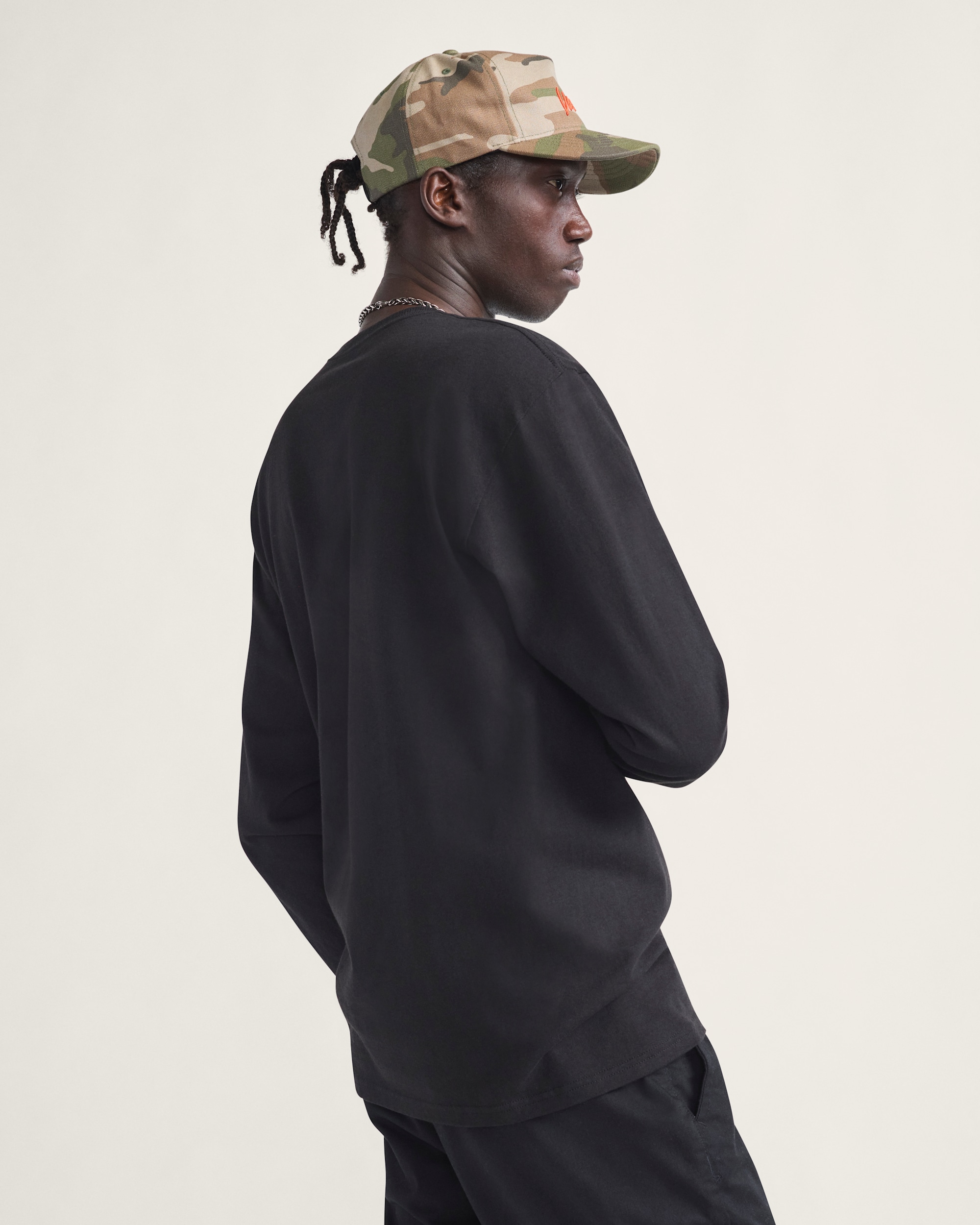 Left Chest Logo Long Sleeve TShirt VANS Black ALT2