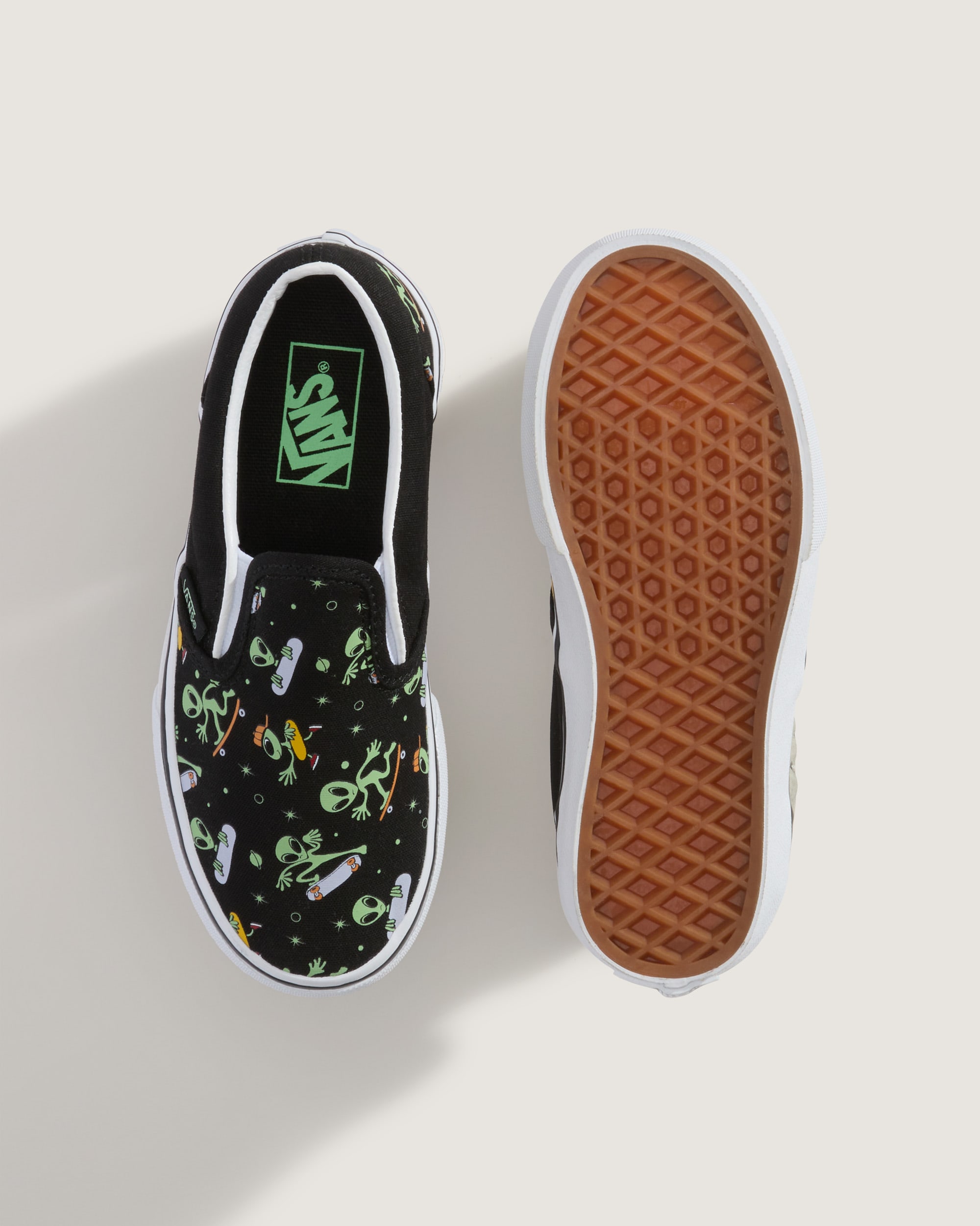 Little Kids Classic SlipOn Shoe VANS Black  Green ALT2
