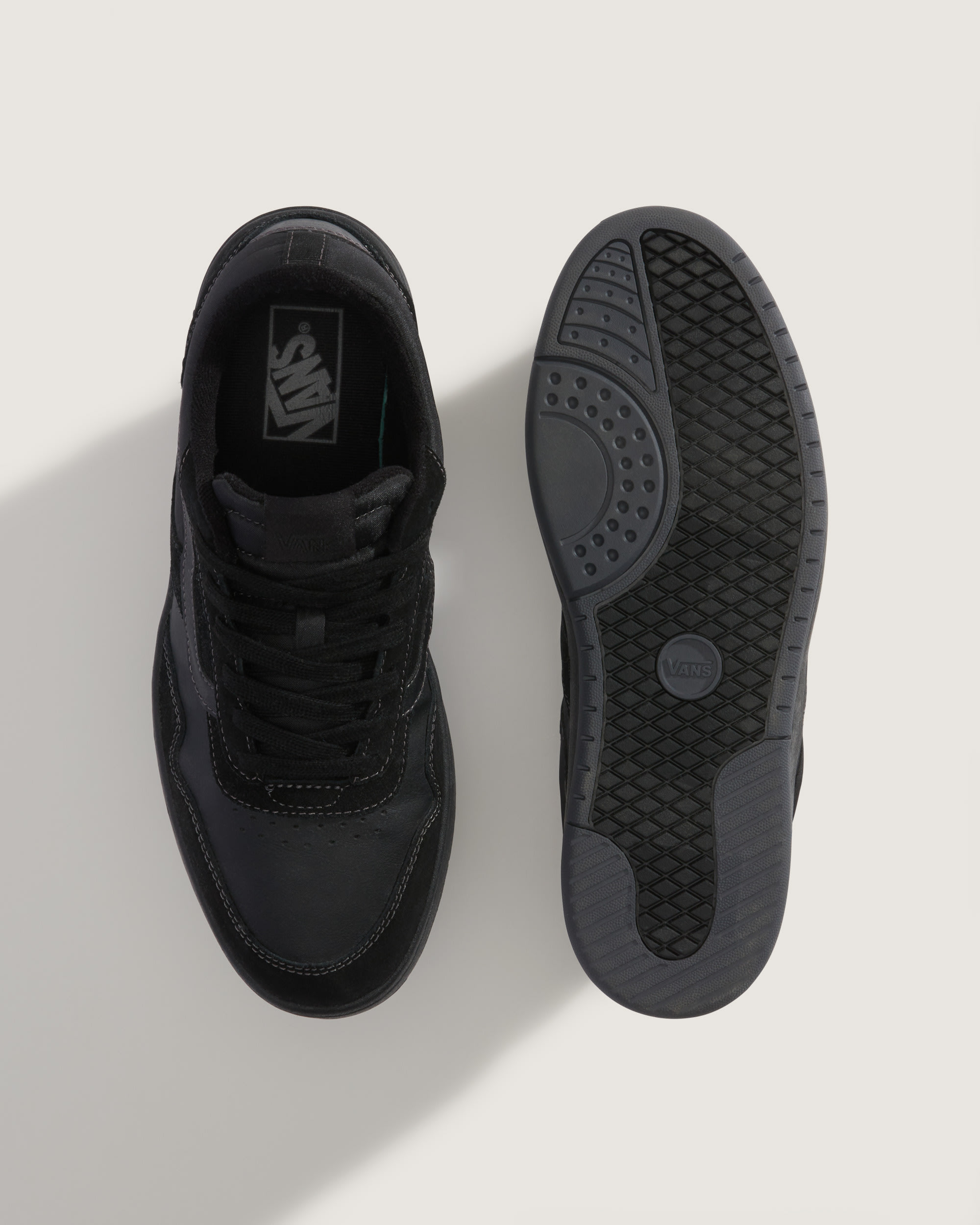 Cruze 30 Shoe VANS Blackout ALT2