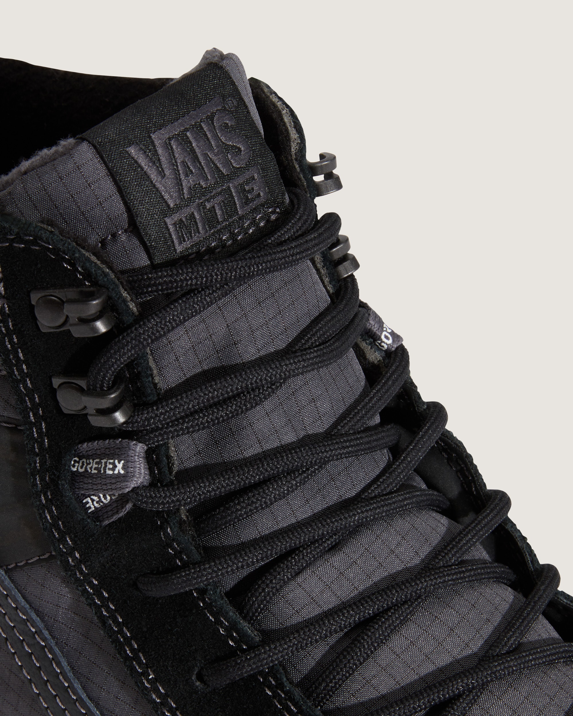 Sk8Hi GORETEX Insulated Shoe VANS Black ALT7
