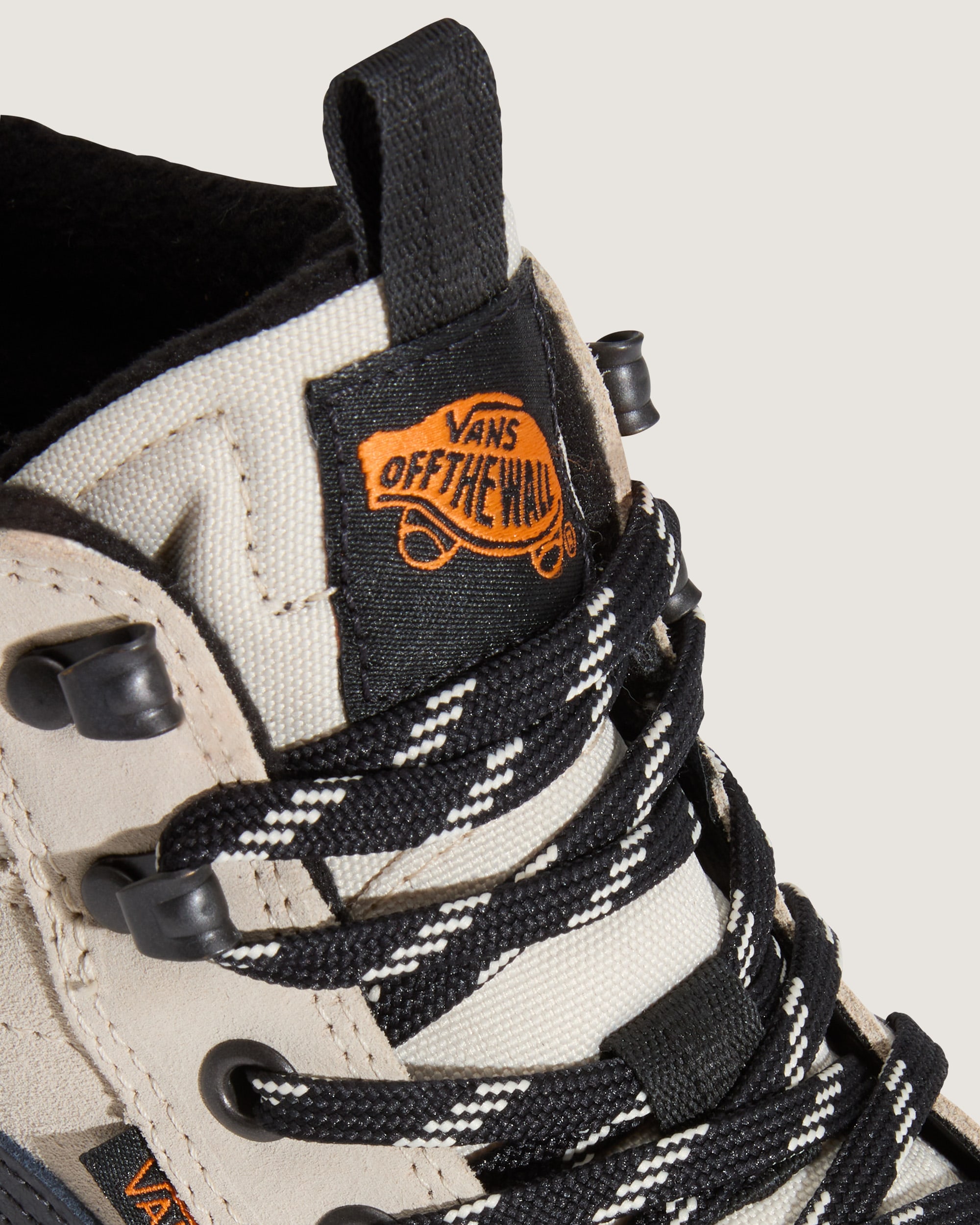 Sk8Hi Waterproof Insulated Shoe VANS Oatmeal Beige  Black ALT6