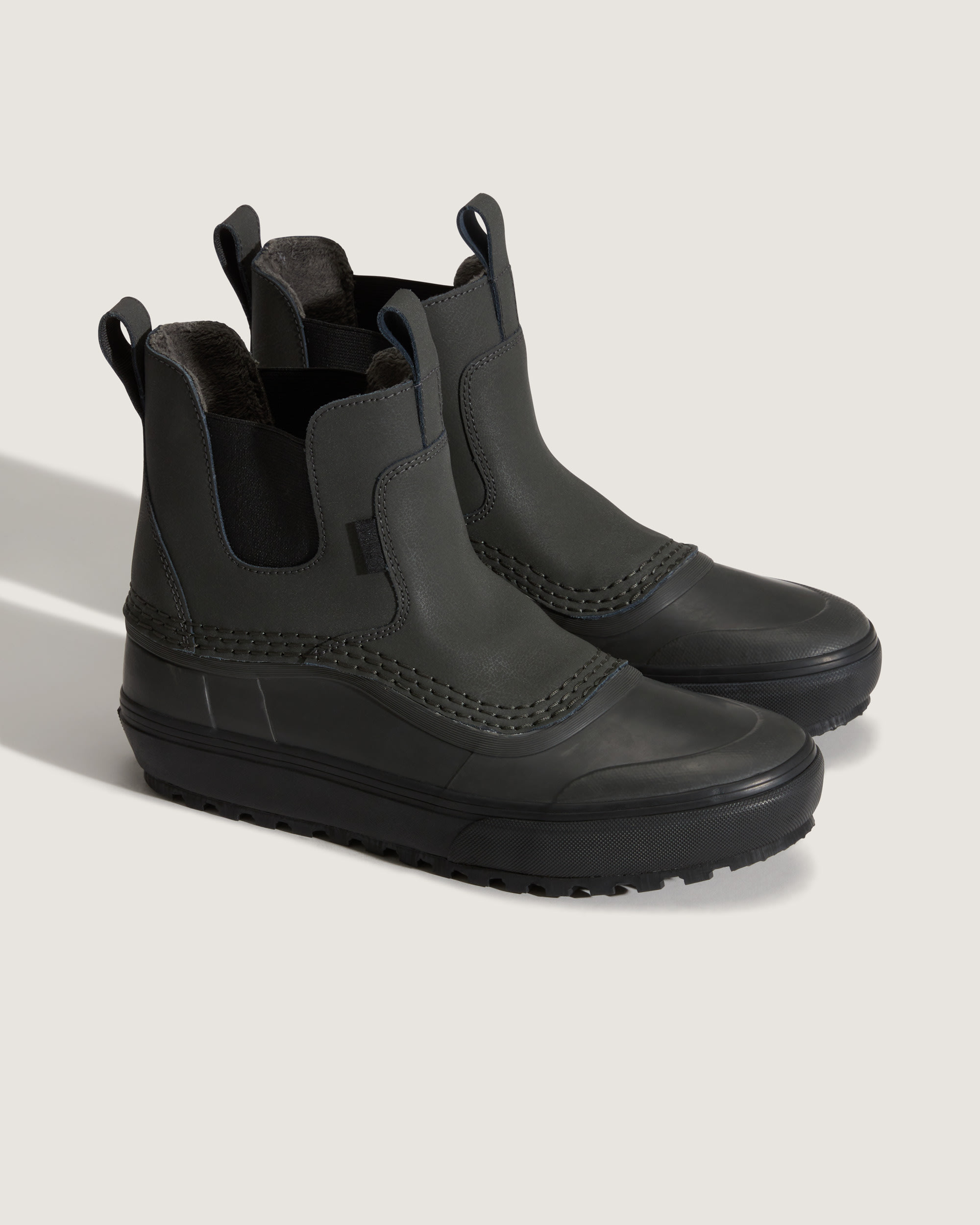 Standard Mid Chelsea Waterproof Boot VANS Faded Black ALT1