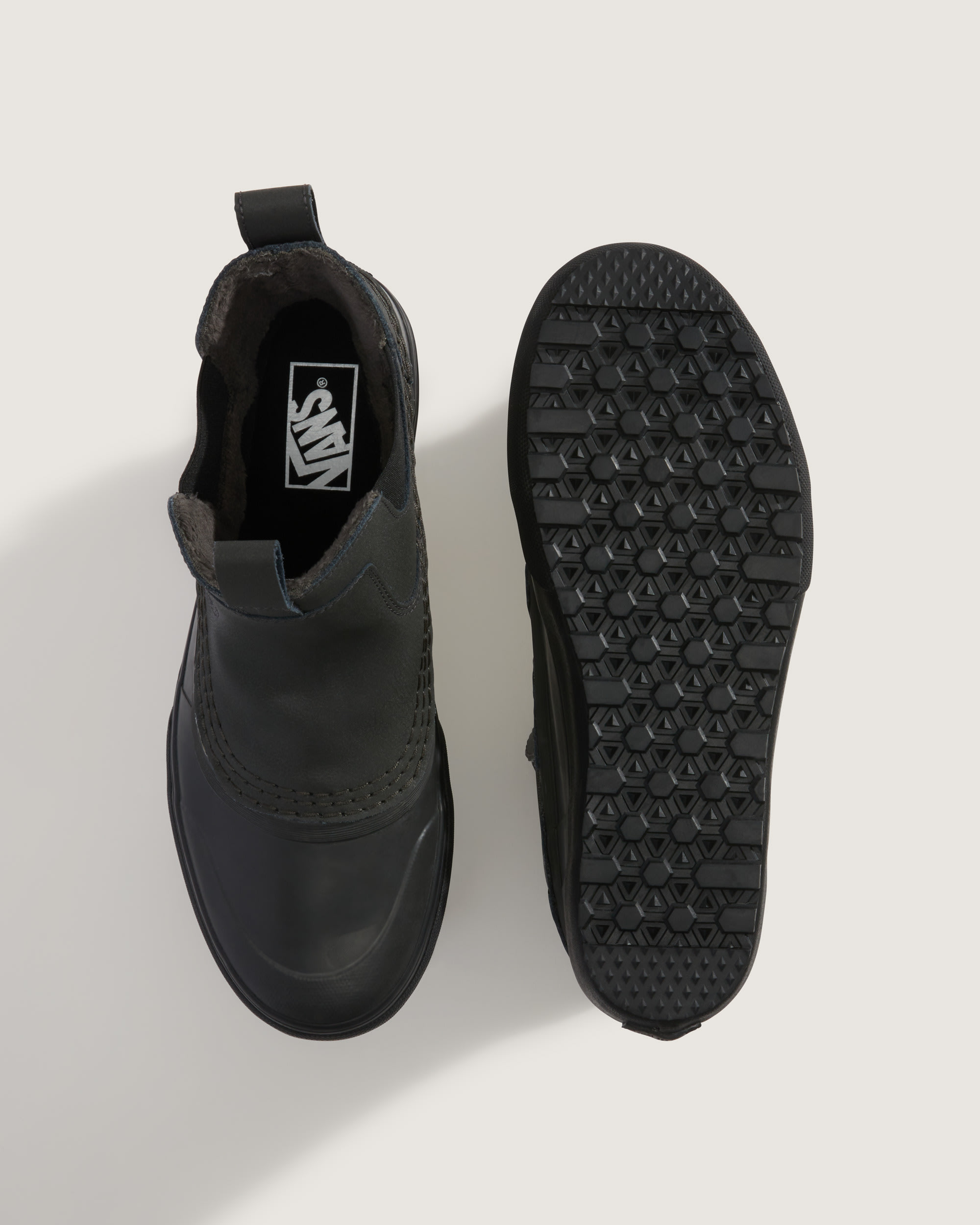 Standard Mid Chelsea Waterproof Boot VANS Faded Black ALT2
