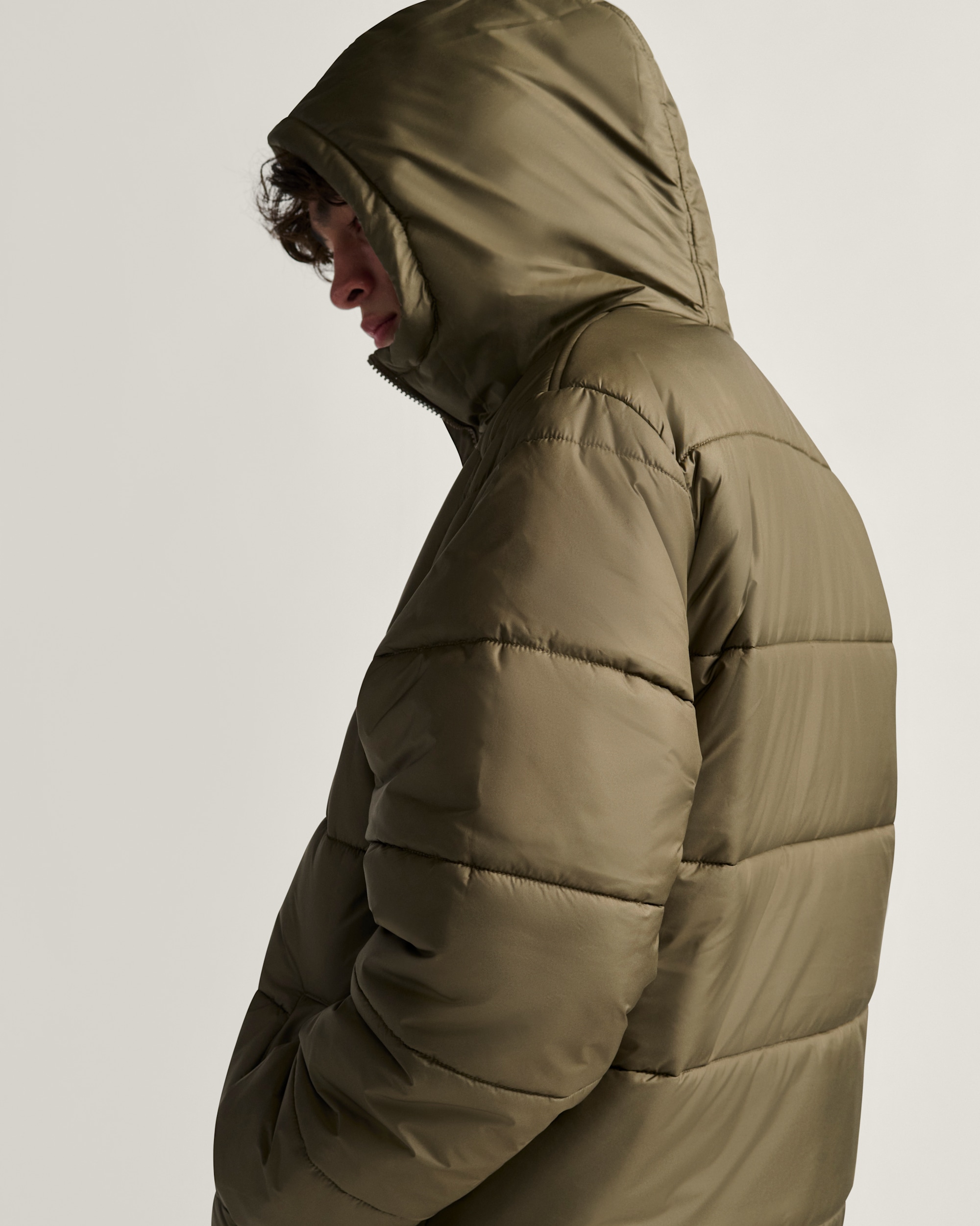 Hillgate Puffer Jacket en Olive Brown | Vans CA