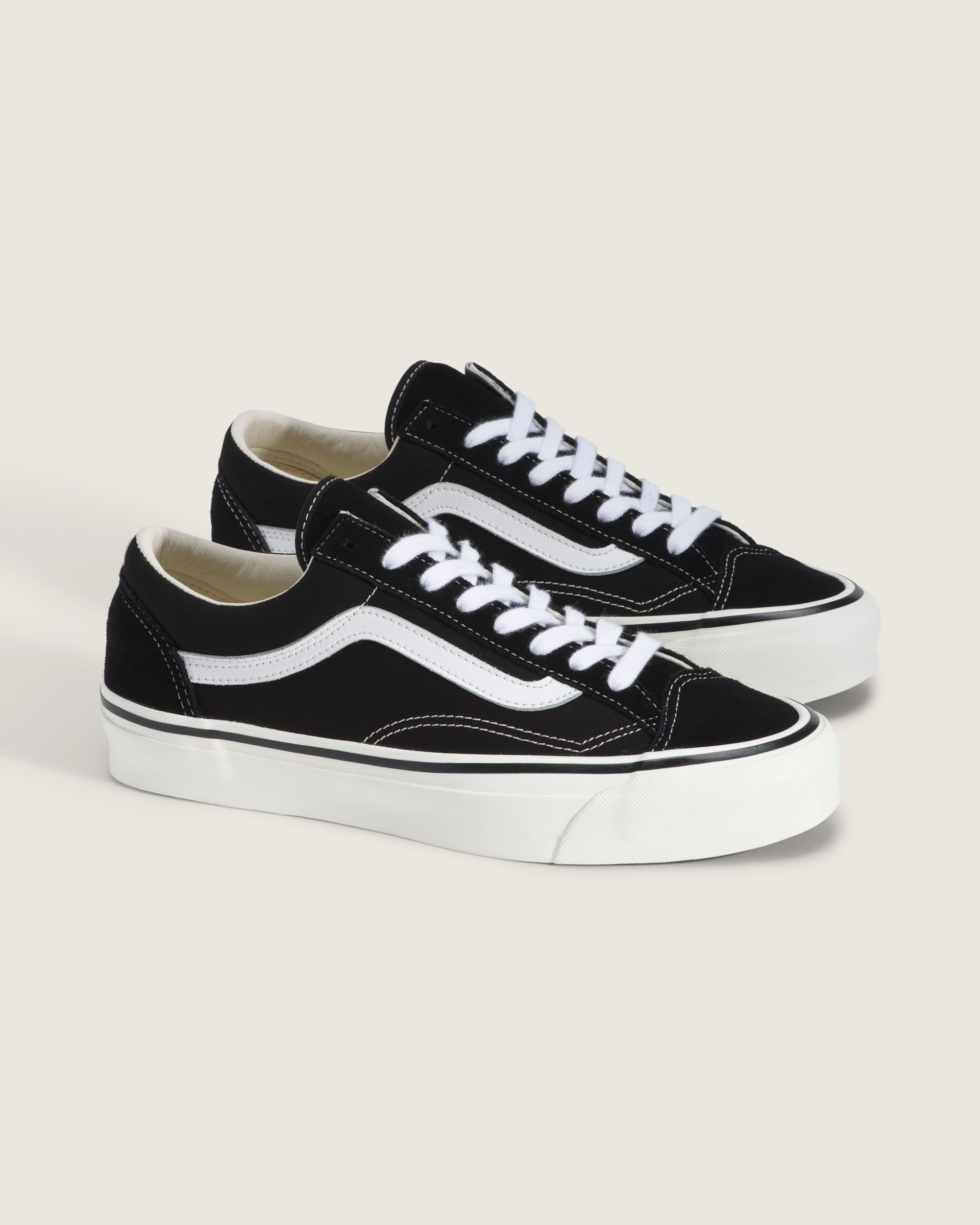 Premium Old Skool 36 Shoe VANS Black  Marshmallow White ALT1