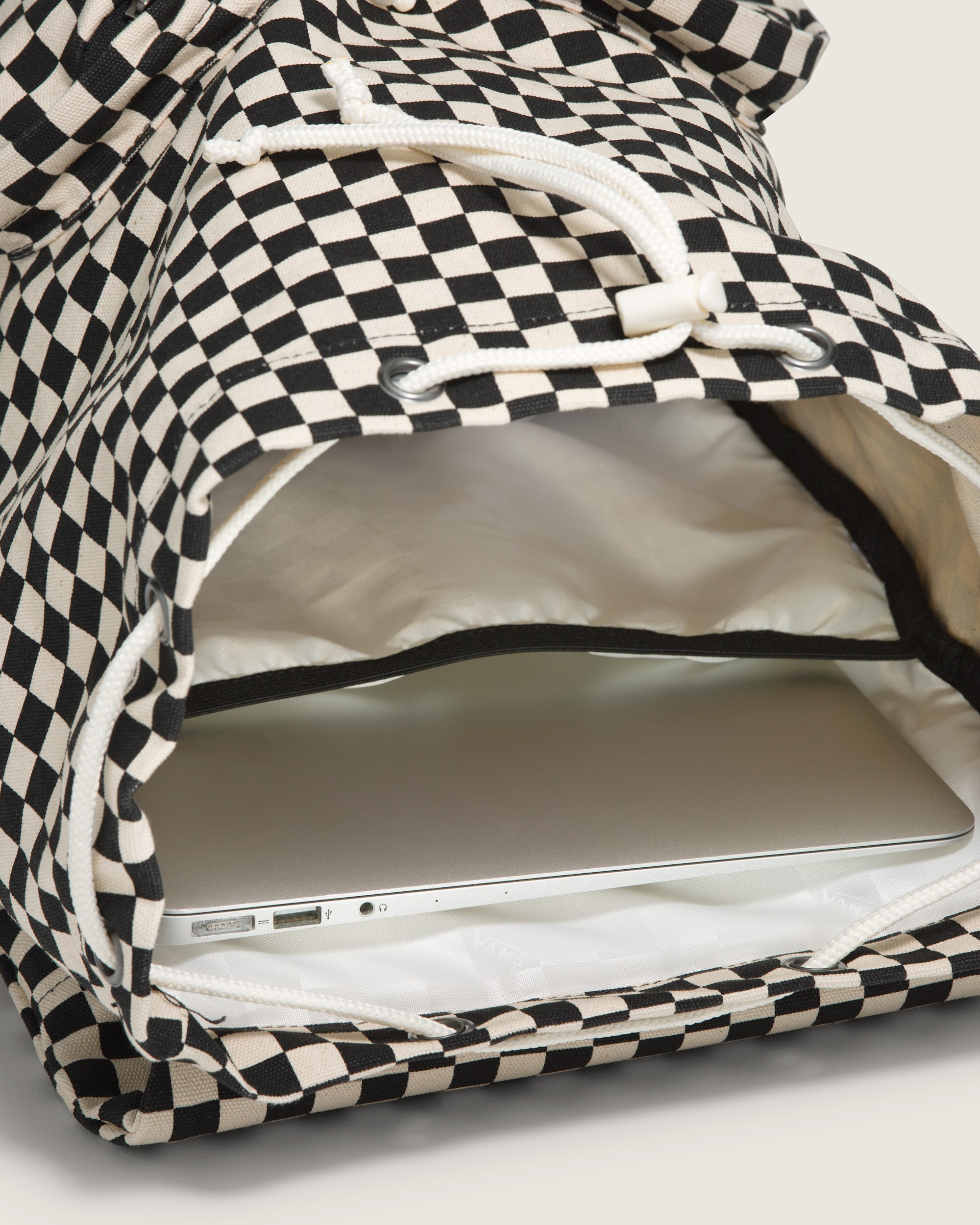 Field Trippin Rucksack Checkerboard Backpack VANS Checkerboard Black  White ALT3