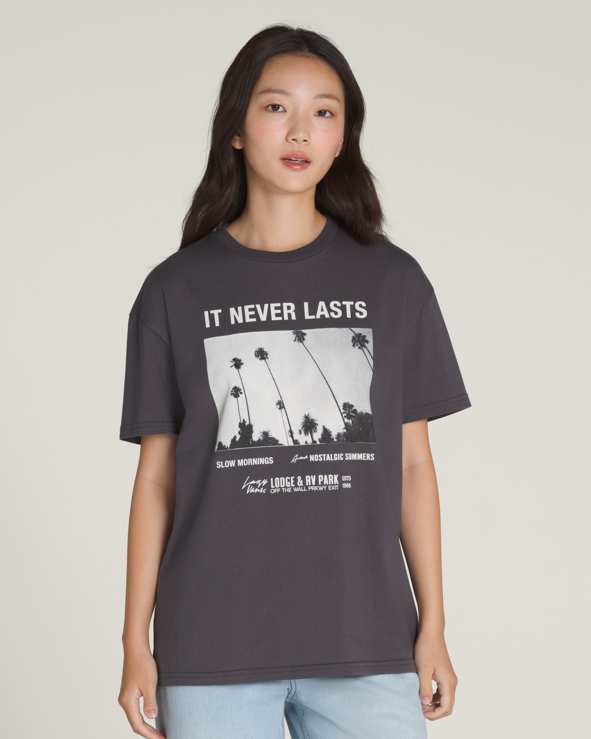 Photo Neverlasting TShirt VANS Asphalt Grey HERO