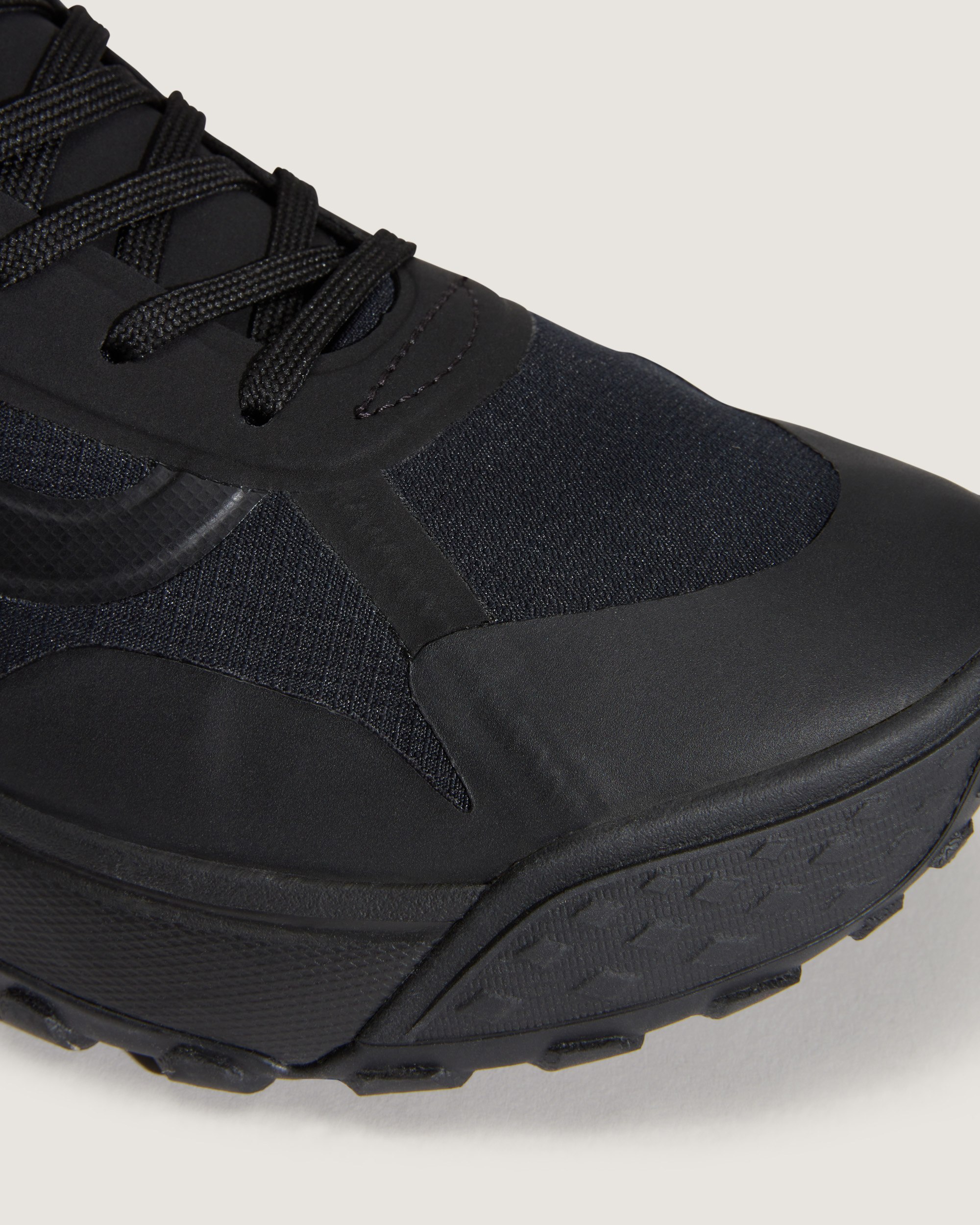 Crosspath Shoe VANS Blackout ALT6