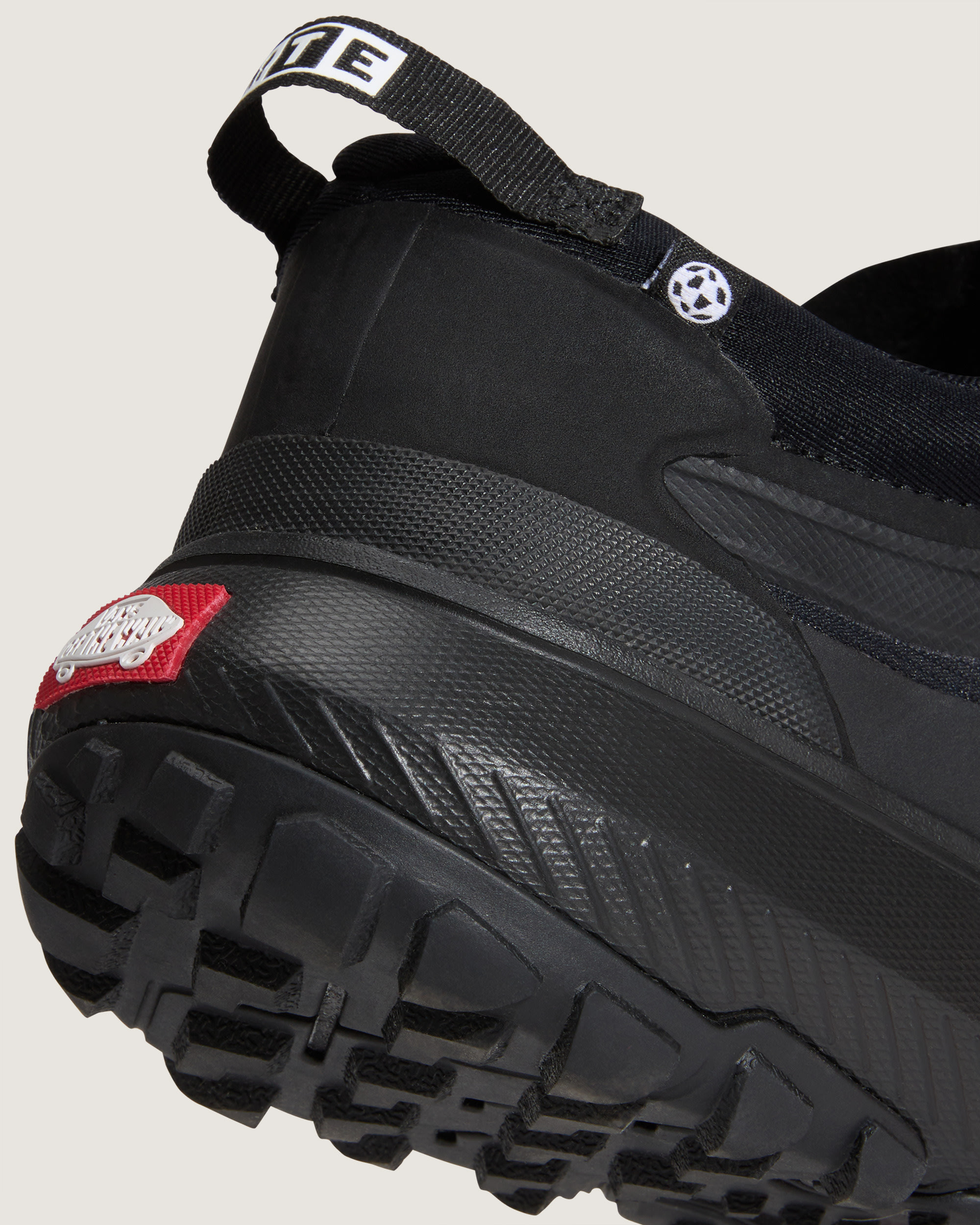 Crosspath Shoe VANS Blackout ALT7