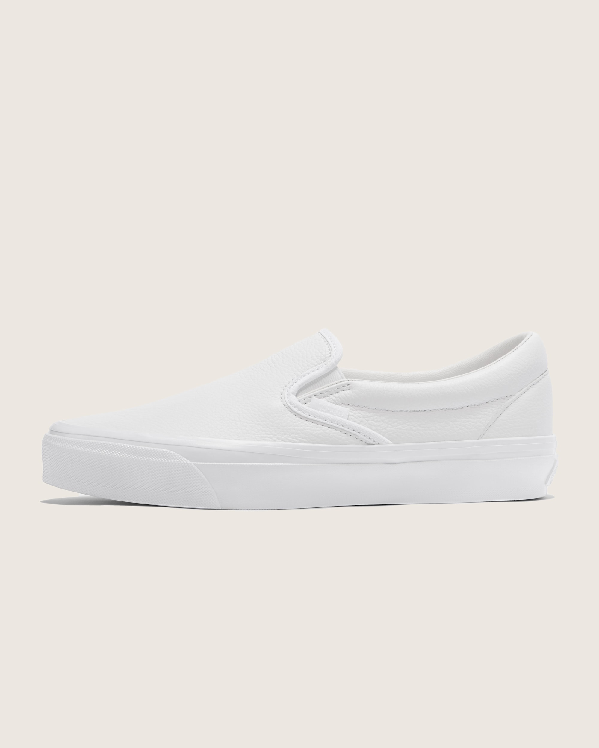 Premium Classic SlipOn Shoe VANS White HERO