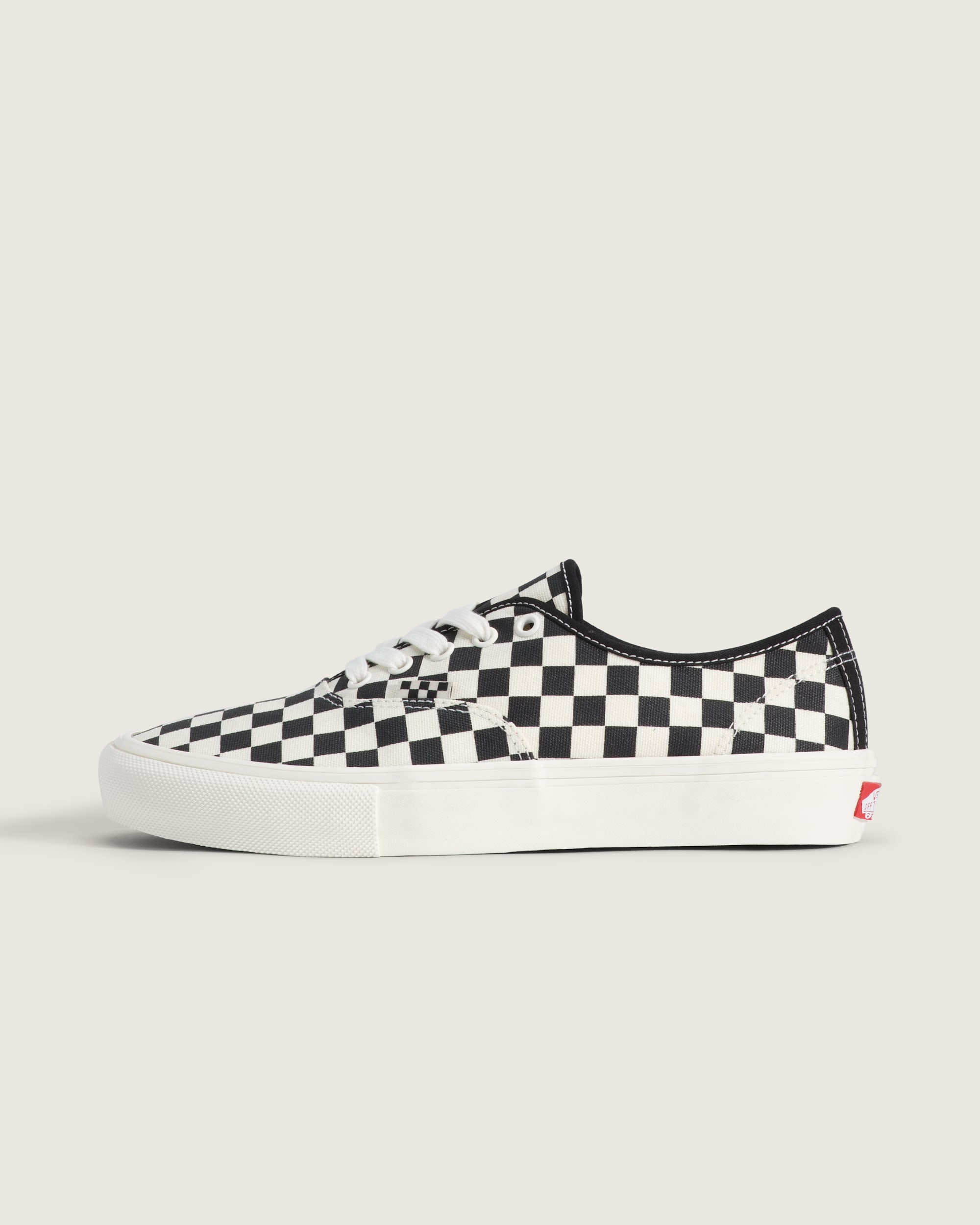 Skate Authentic Checkerboard Shoe VANS Black  Marshmallow White HERO