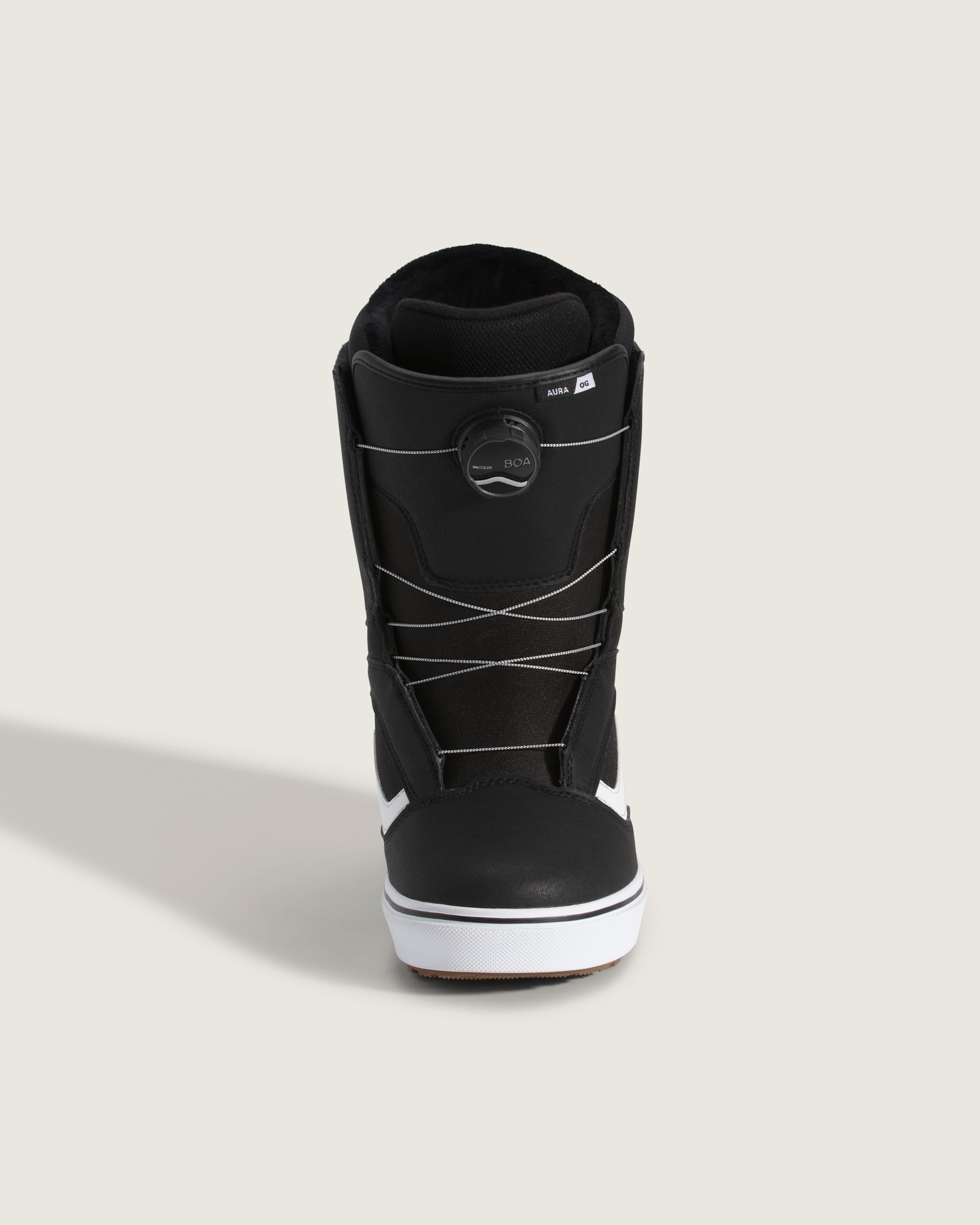 Aura OG Snowboard Boot in Black | Vans