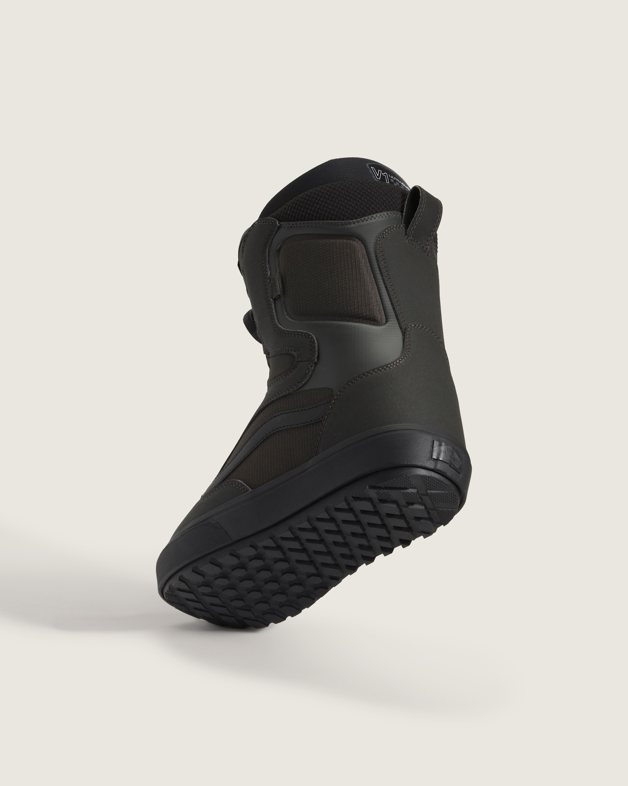 Aura OG Snowboard Boot in Faded Black | Vans