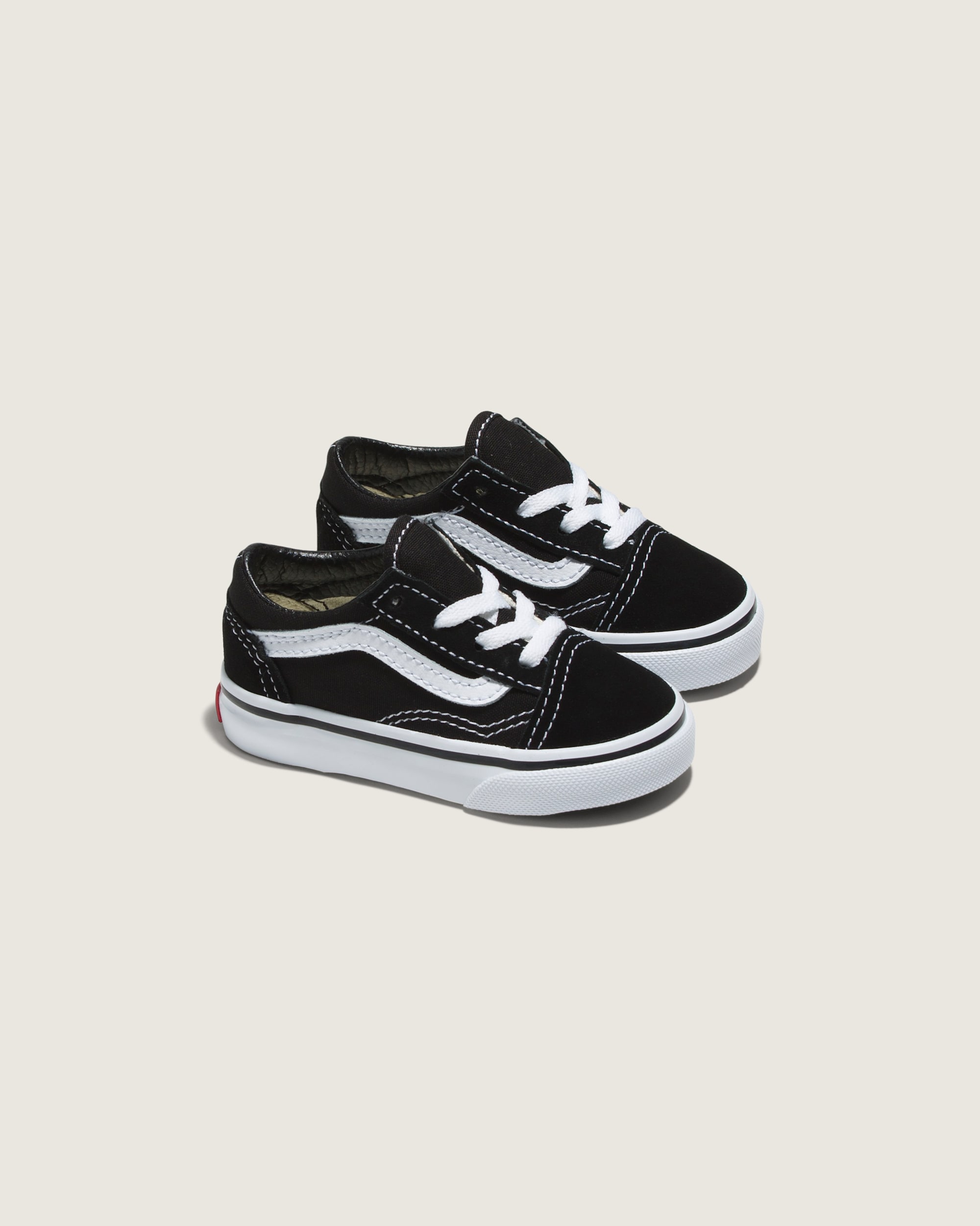 Toddler Old Skool Shoe in Black / True White | Vans