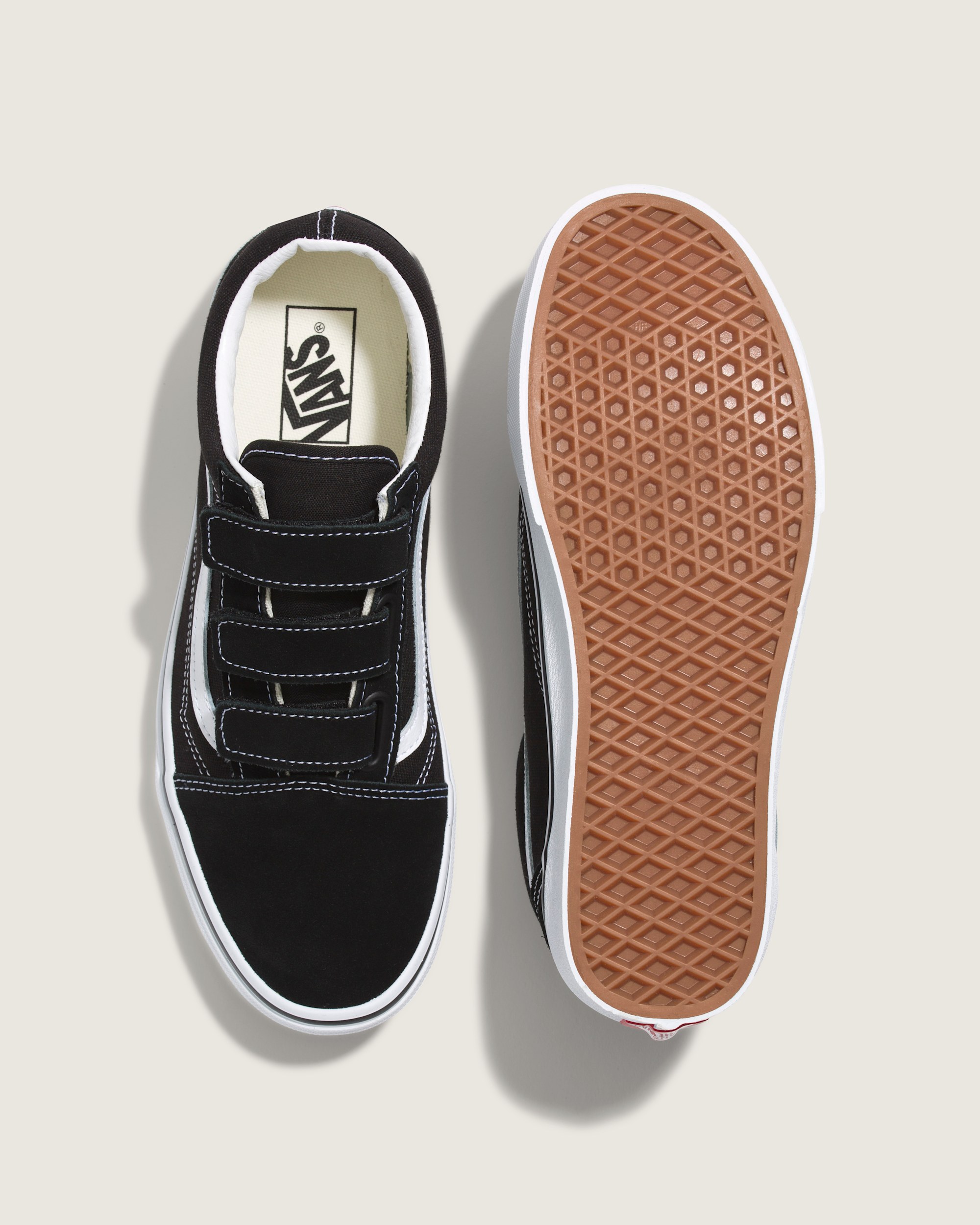 Old Skool V Shoe VANS Black  True White ALT2