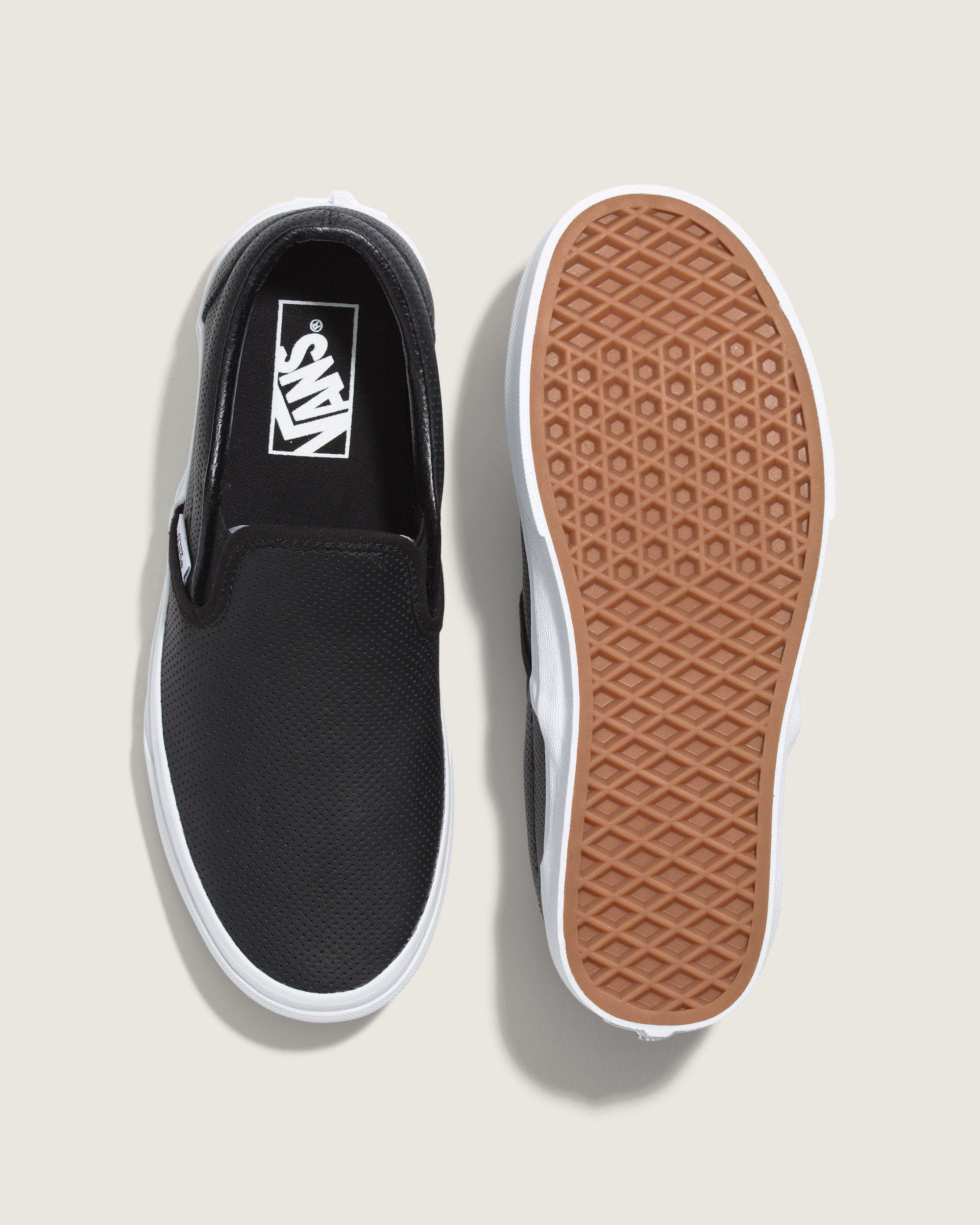 Classic SlipOn Shoe VANS Black ALT2