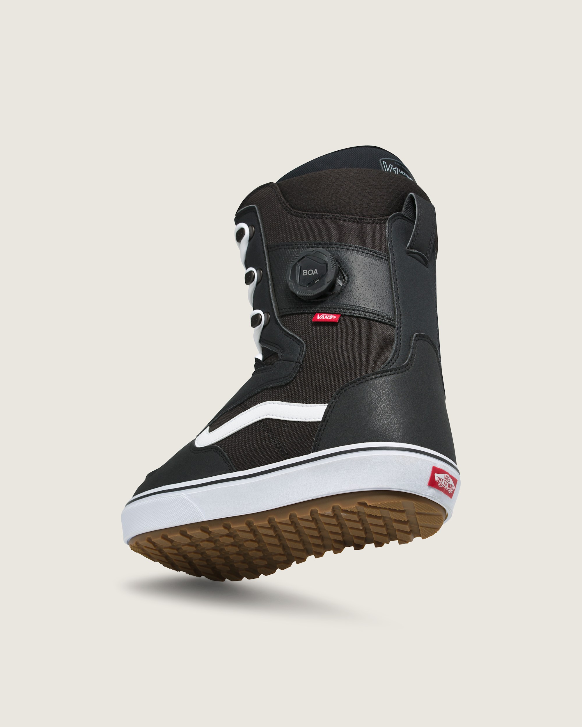 Invado OG Snowboard Boot in Black | Vans