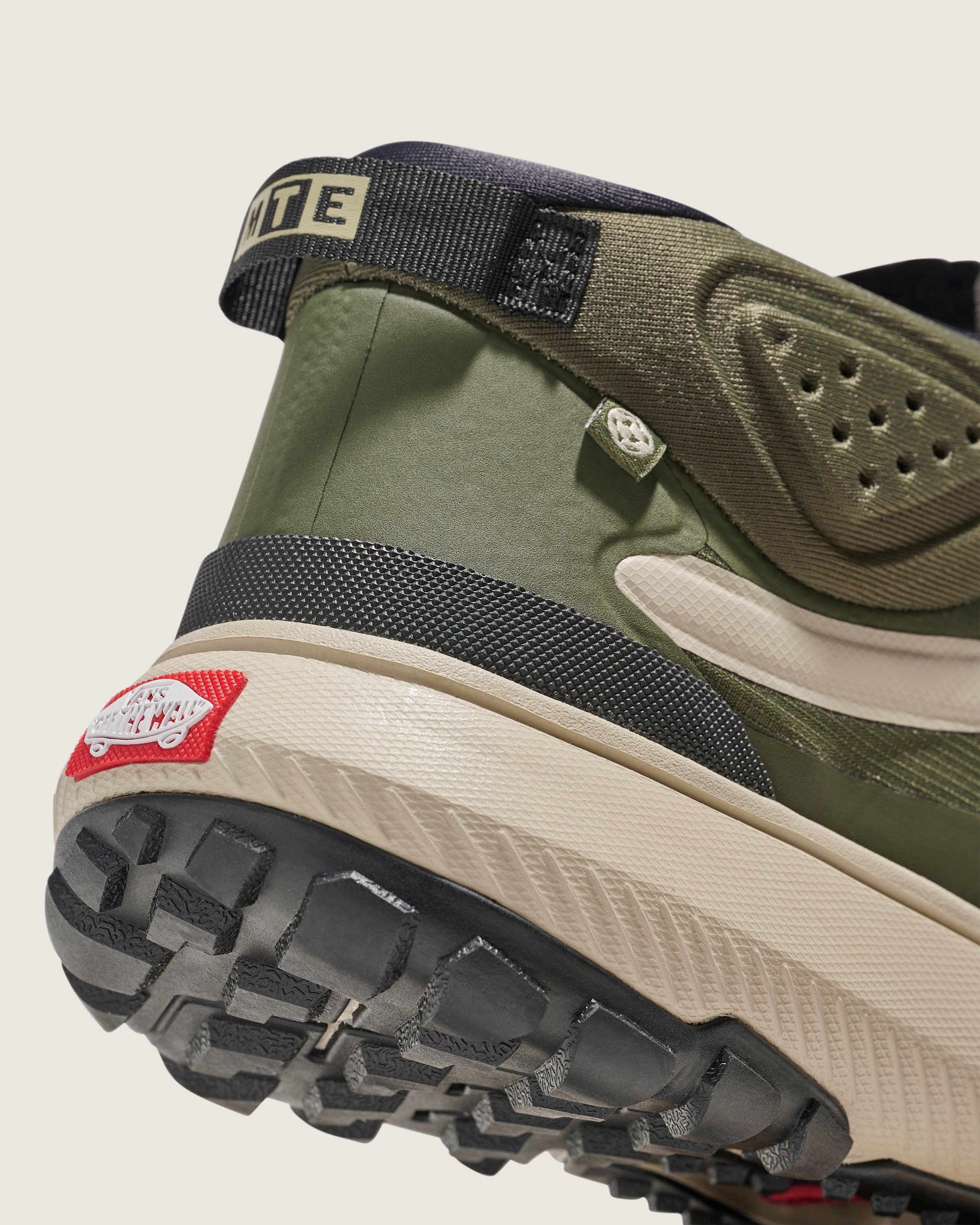 Crosspath Mid Shoe VANS Grape Leaf Green ALT6