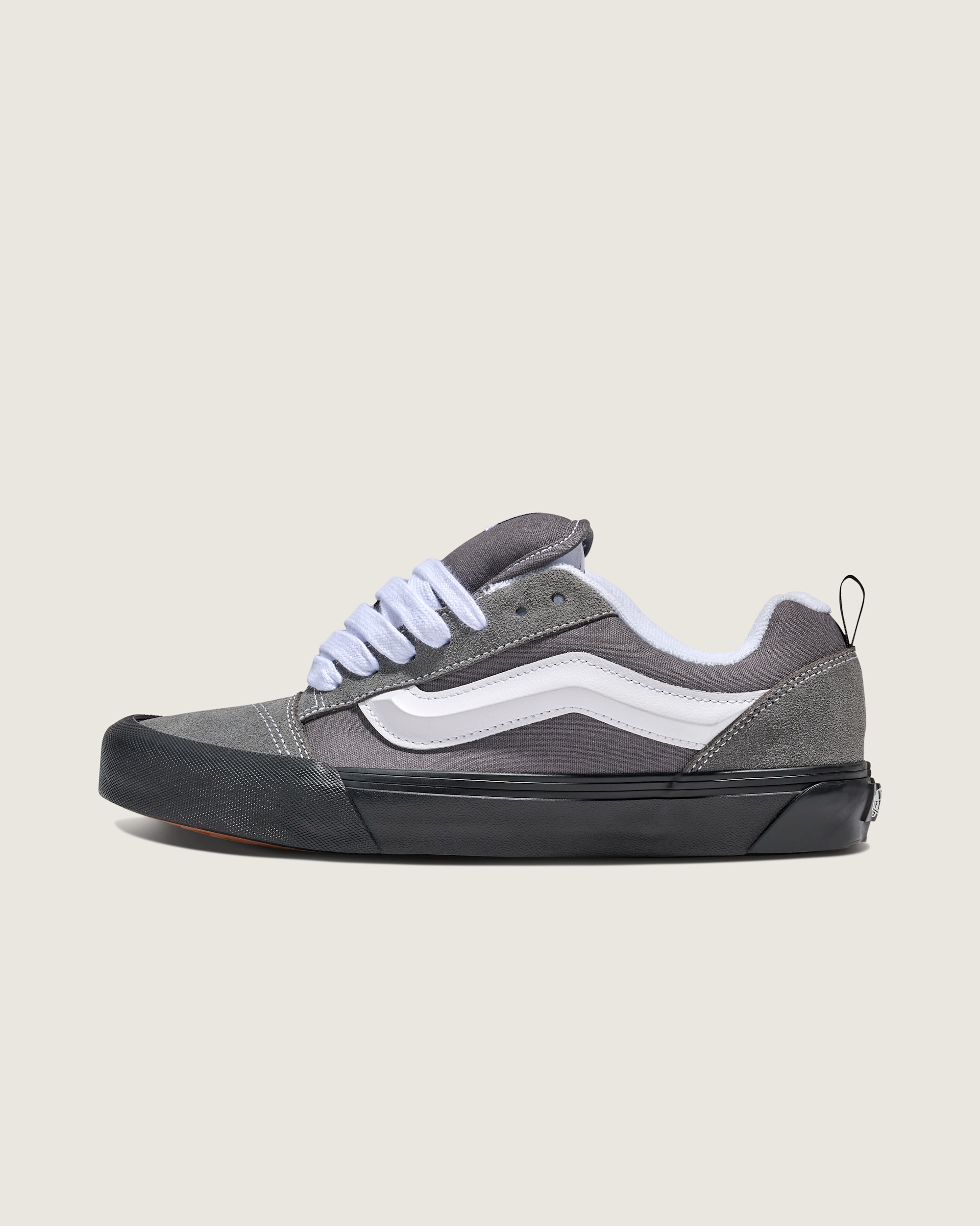 Chaussure Knu Skool VANS Gris fonc HERO