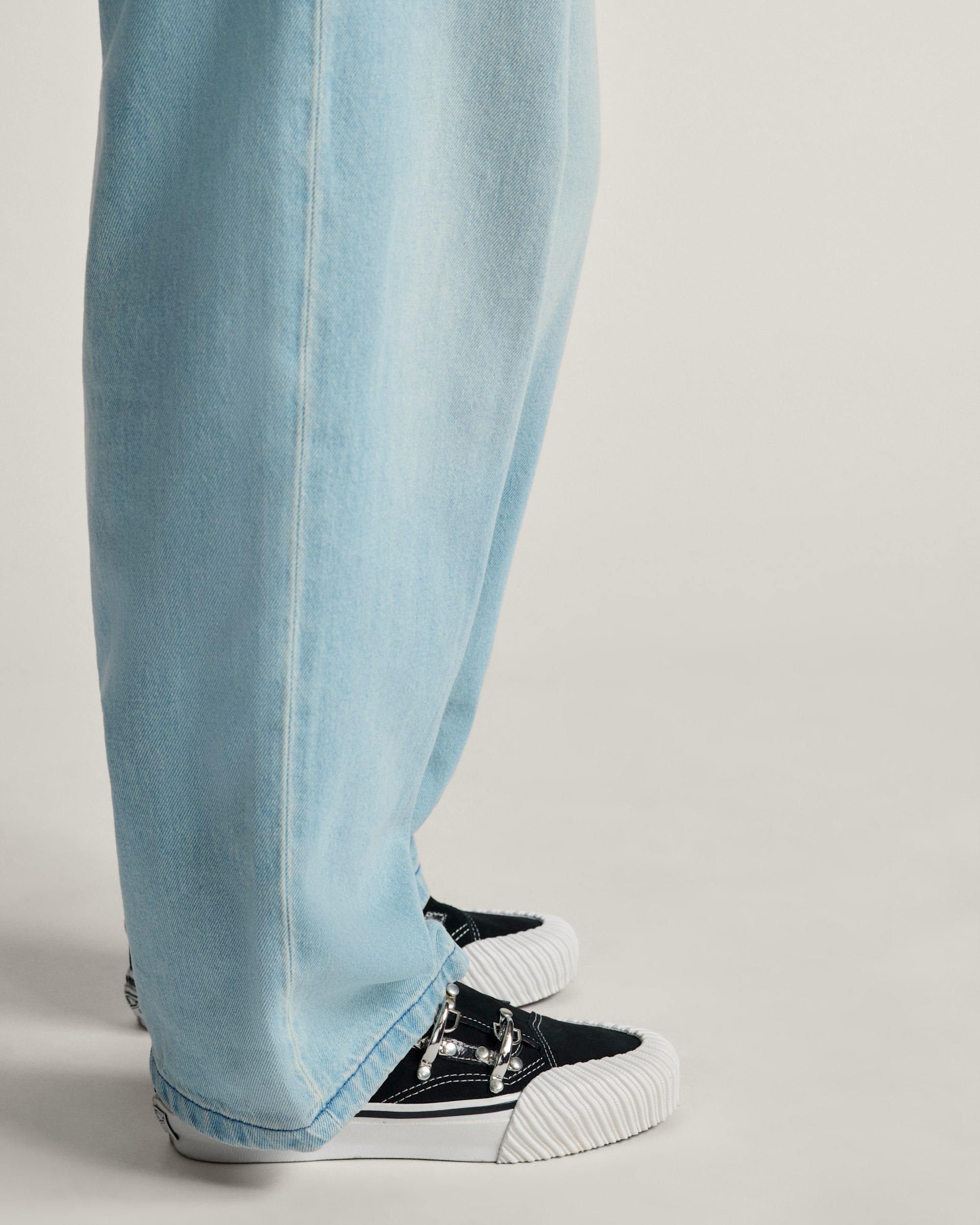 Premium Old Skool Wrap Karina Shoe VANS Black  White ALT7