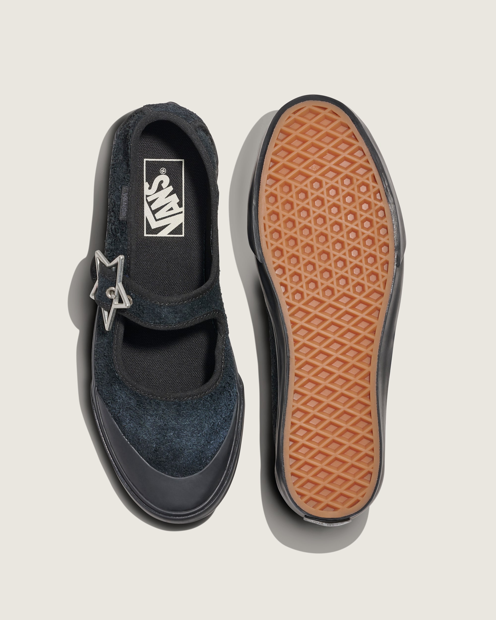 Mary Jane Shoe VANS Black ALT2