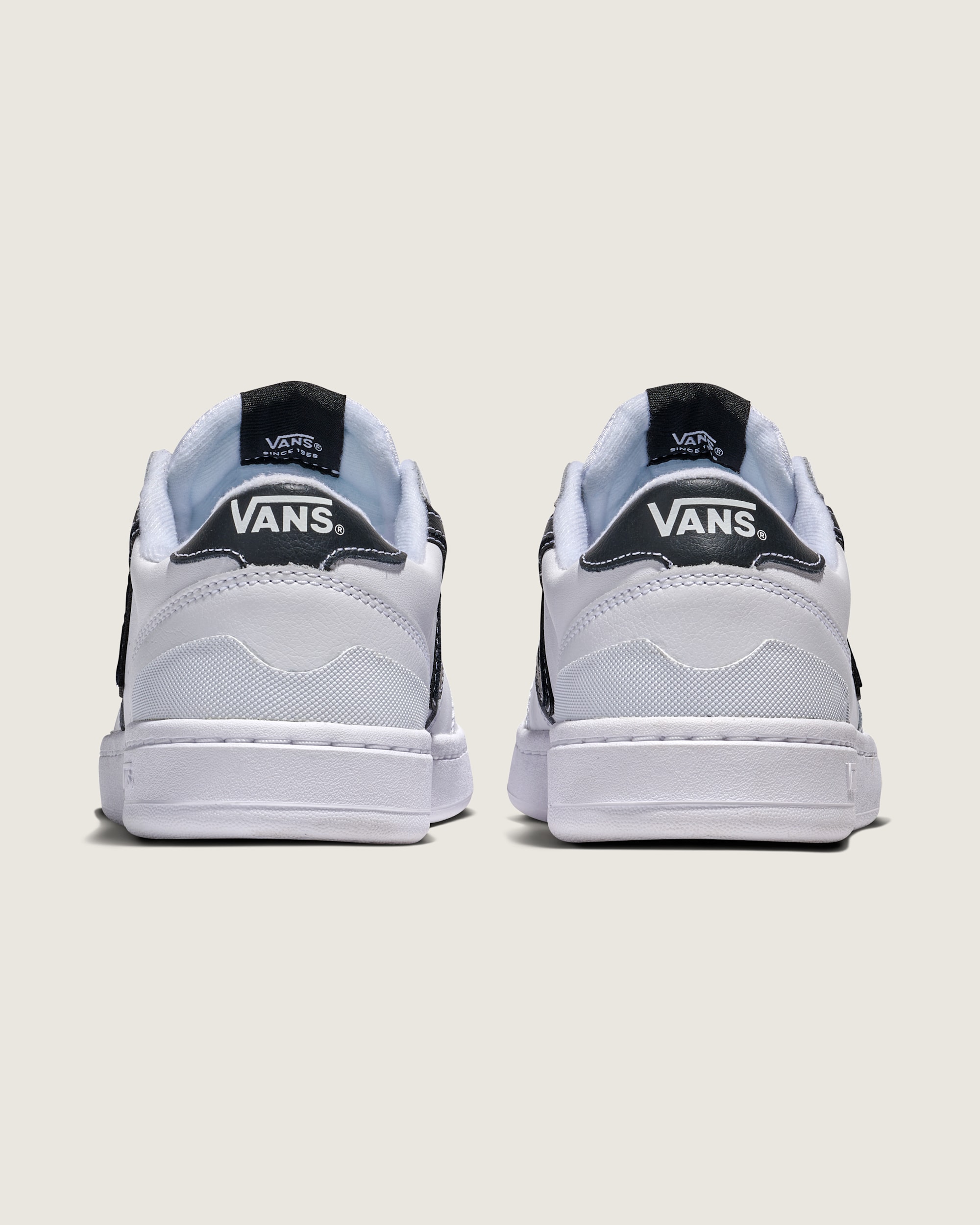 Lowland 20 Shoe VANS White  Black ALT3