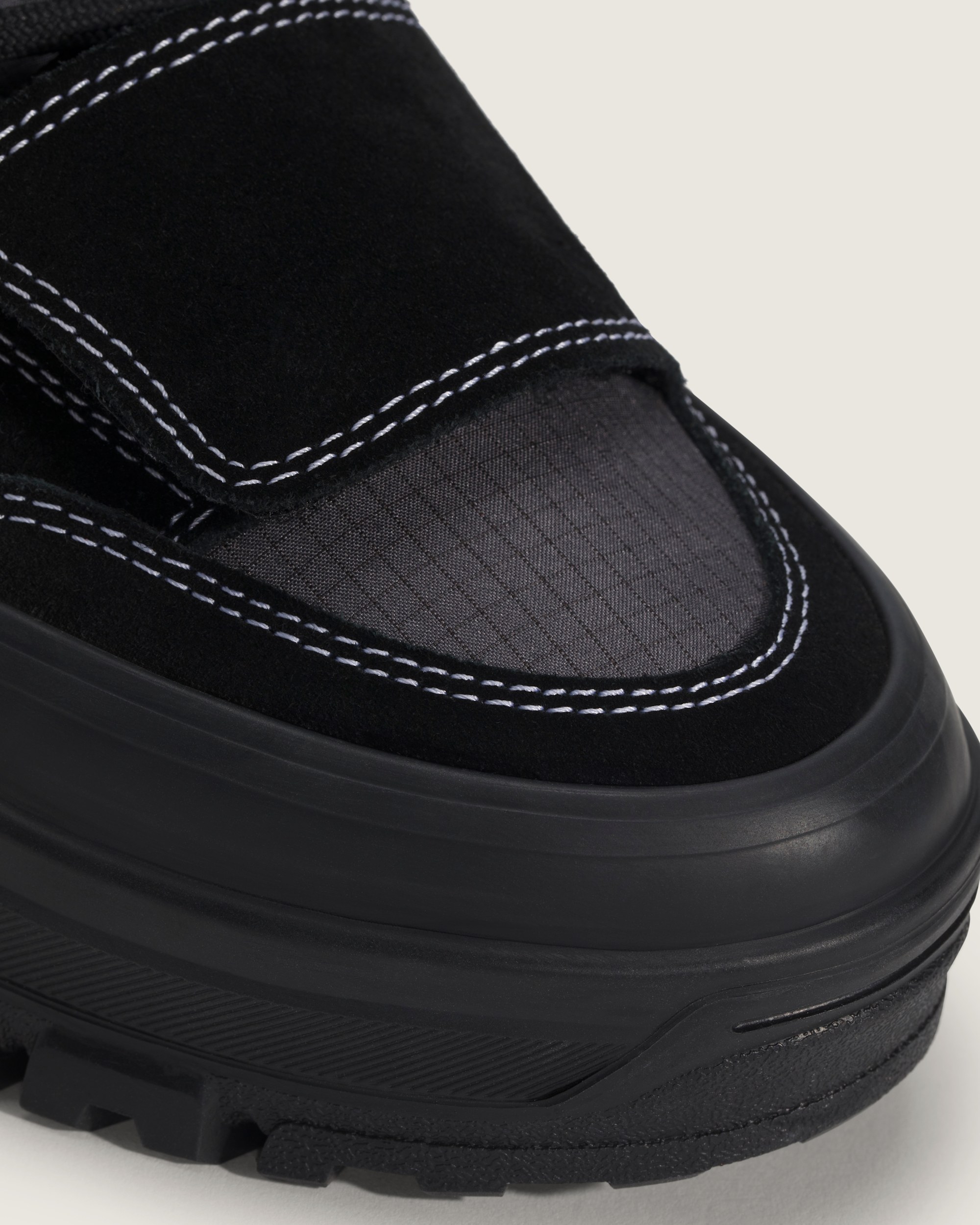 Mountain Mid GORETEX Insulated Shoe VANS Black ALT6