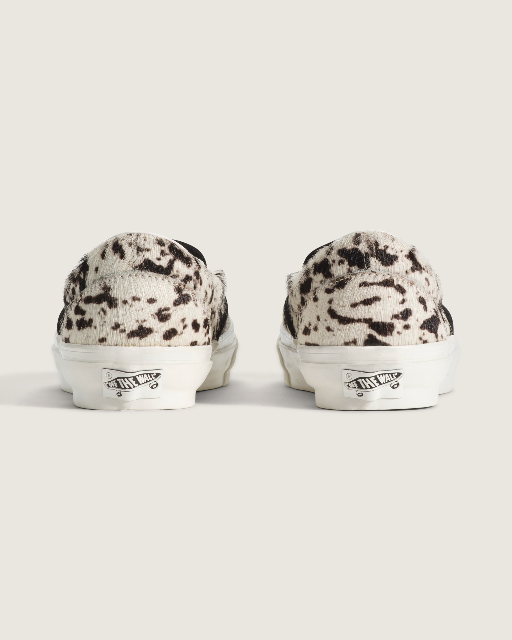 Premium Classic SlipOn Shoe VANS Black  White ALT3